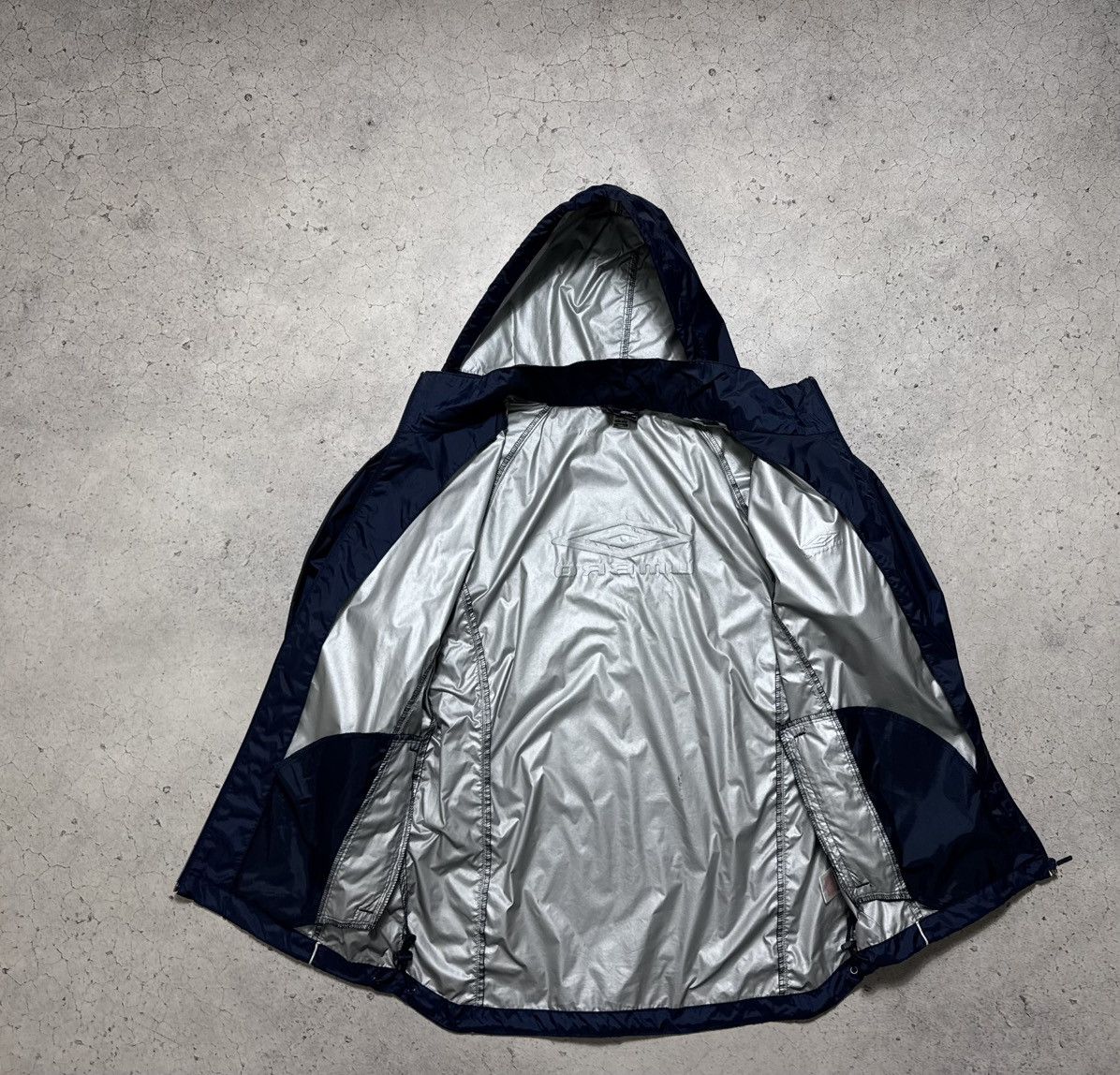 Umbro Umbro Nylon Light Windbreakers Jacket Big Logo Navy Size S Size US S / EU 44-46 / 1 - 7 Thumbnail