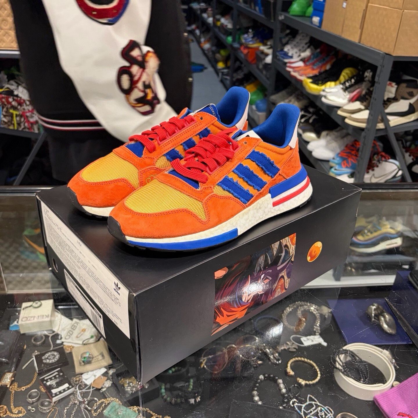 Adidas Adidas Orange Lowtop Sneakers 9 Men Size US 9 / EU 42 - 1 Thumbnail
