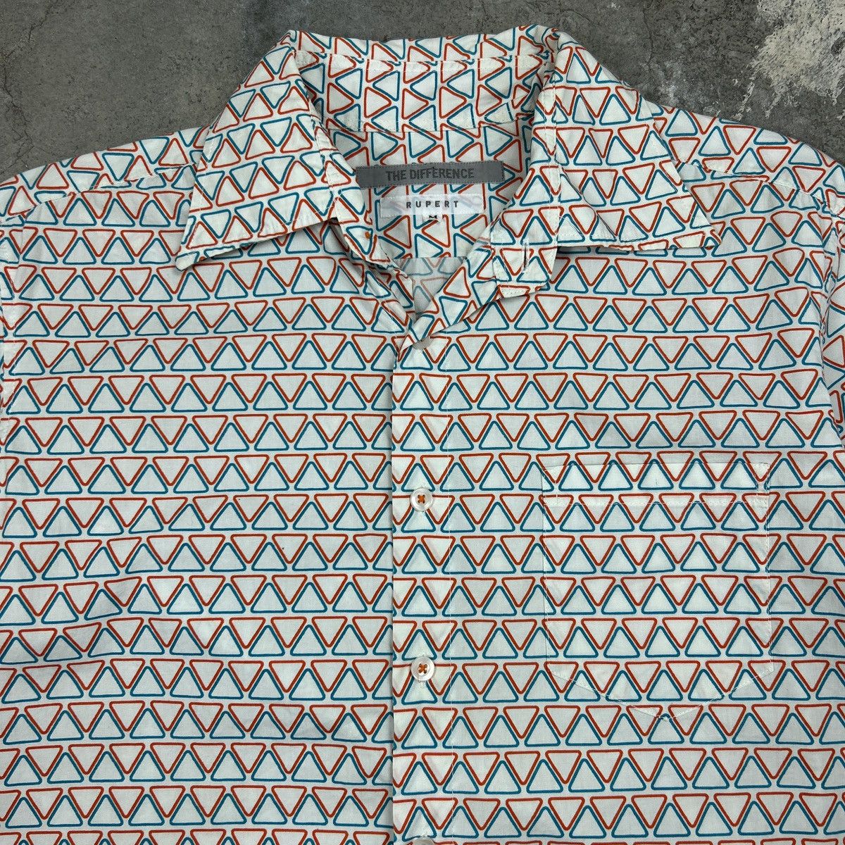 Japanese Brand 1990s Rupert - The Difference Shirt Size US M / EU 48-50 / 2 - 4 Thumbnail