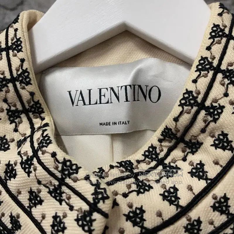 Valentino Valentino Long Beigey Coat for Women . Size XXS / US 00 / IT 34 - 6 Thumbnail