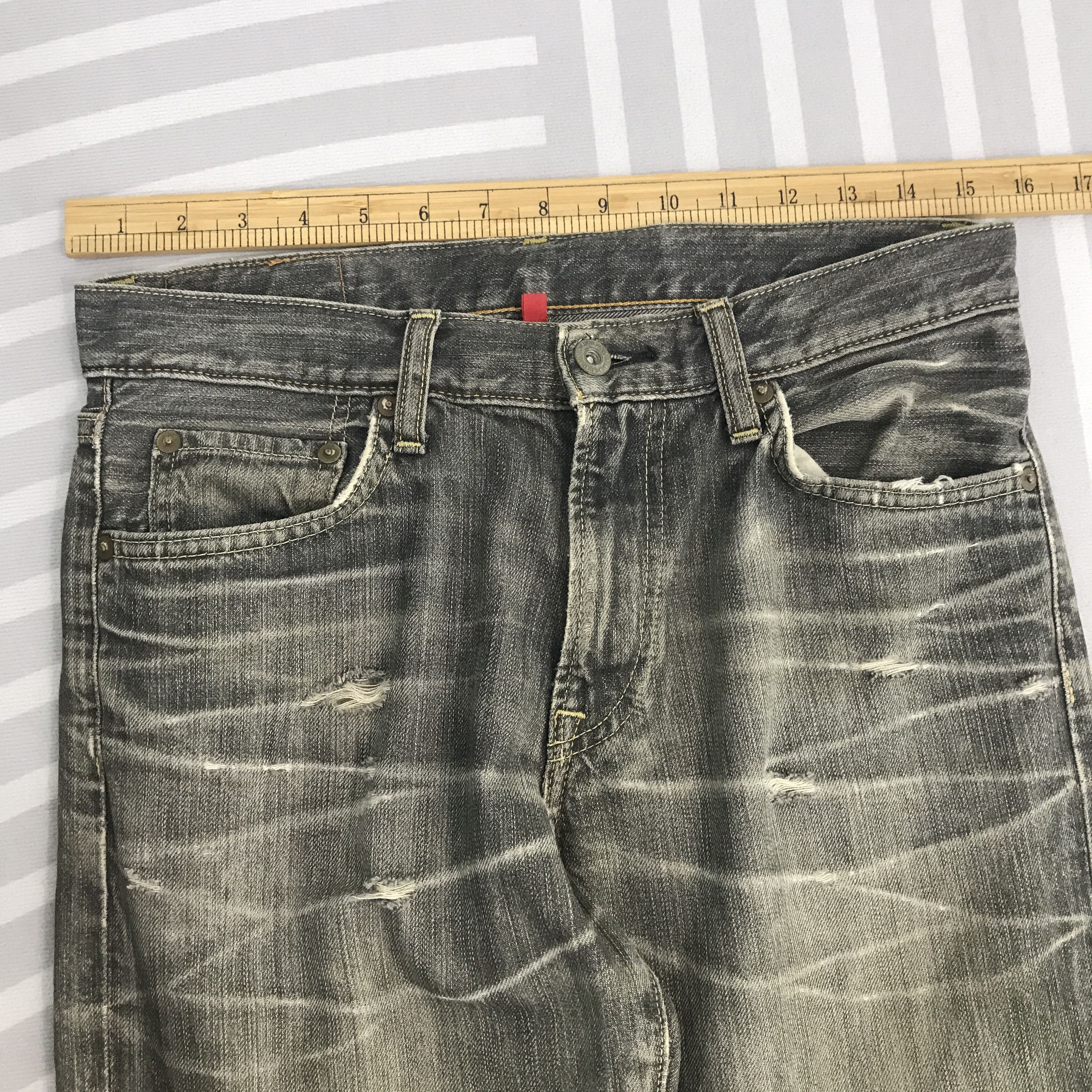 Uniqlo × Vintage Vintage uniqlo Black denim distressed jeans pants Size US 29 - 7 Thumbnail