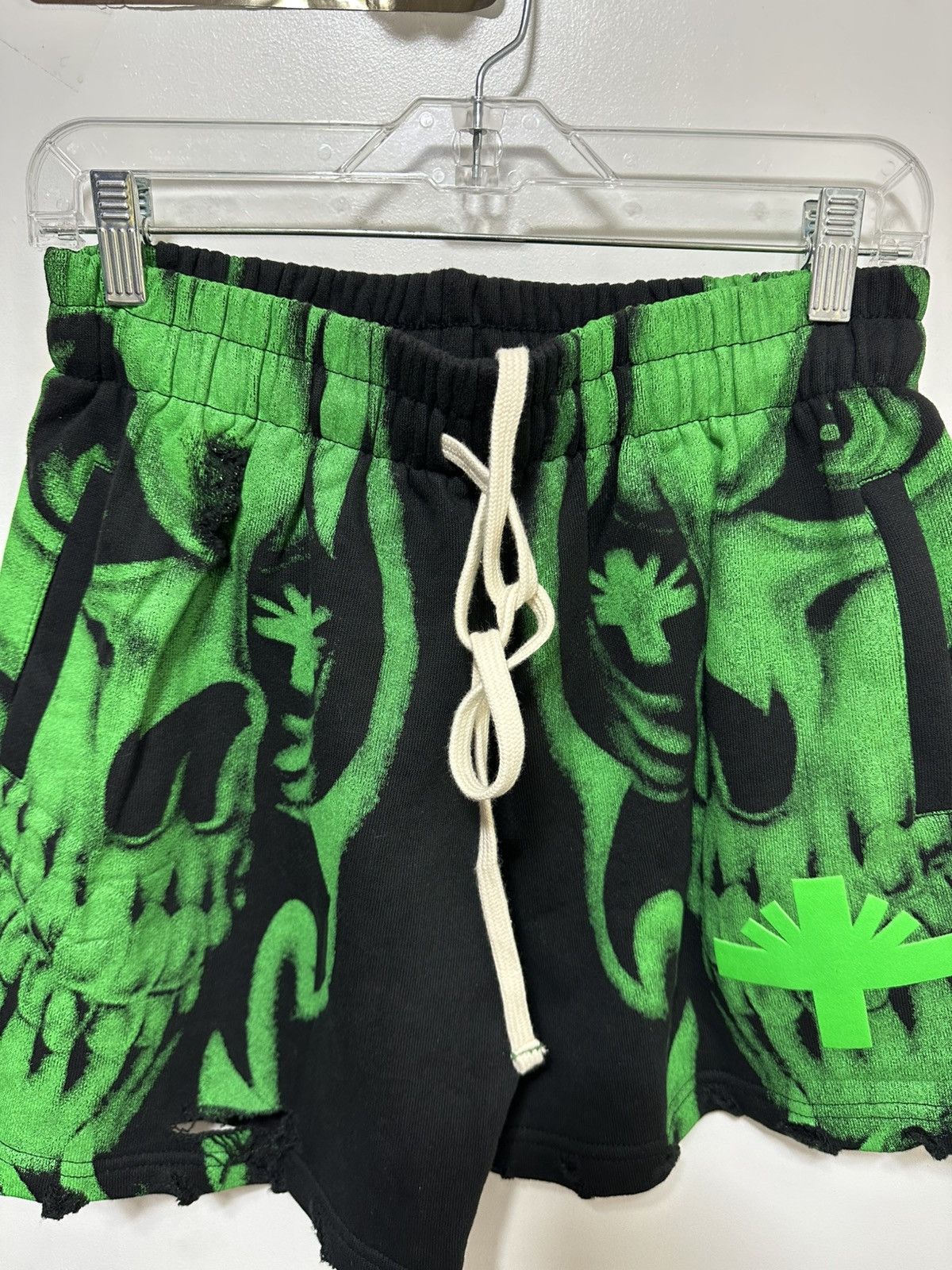 Vertabrae Vertabrae Green Skull Shorts Size US 28 / EU 44 - 2 Thumbnail
