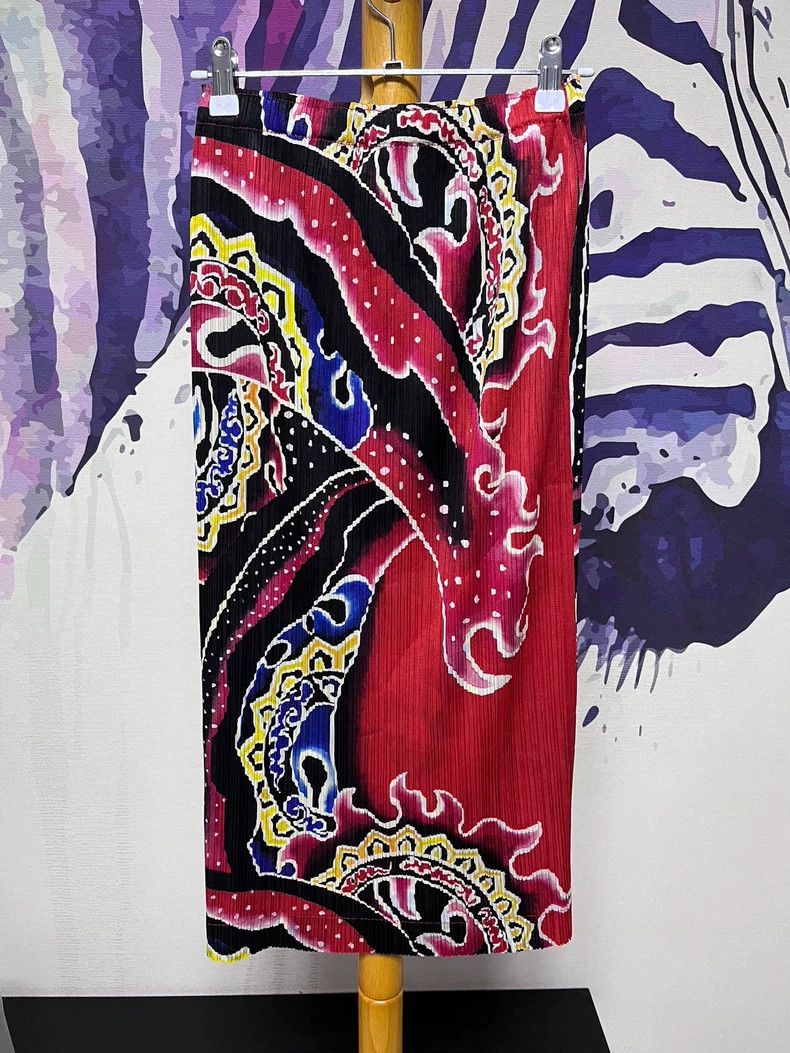 Issey Miyake Issey Miyake size:1 A red Peking Opera mask skirt Size 23" - 2 Thumbnail