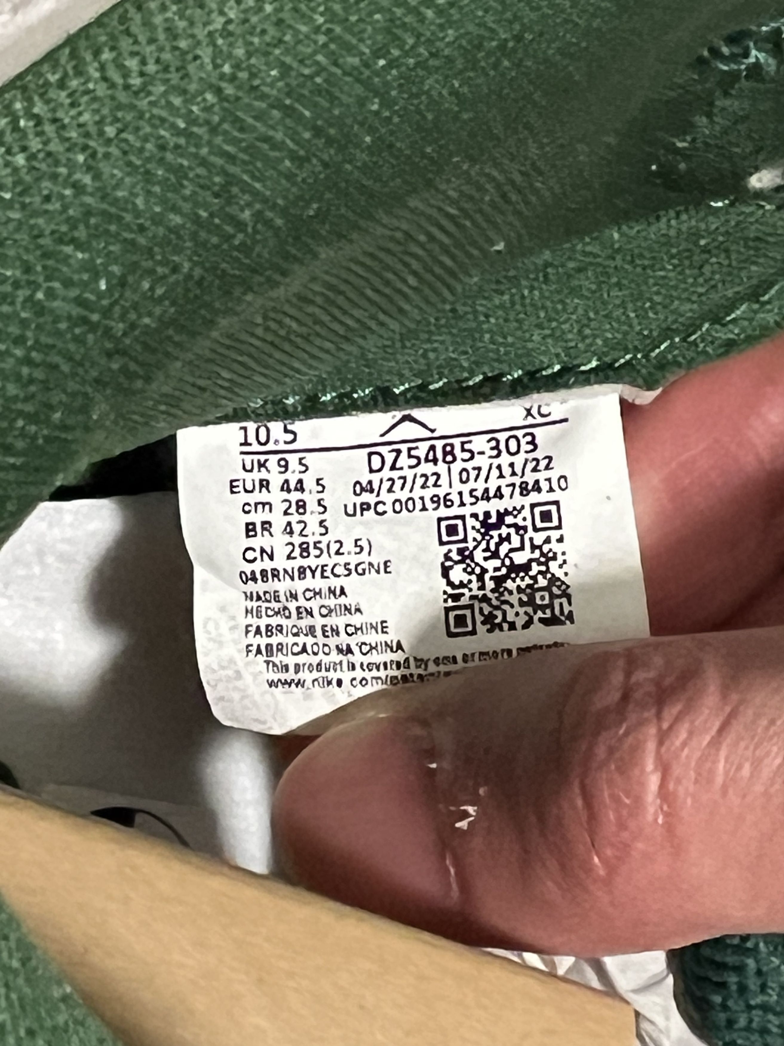 Nike Air Jordan 1 Retro High OG - Gorge Green Size US 10.5 / EU 43-44 - 9 Thumbnail