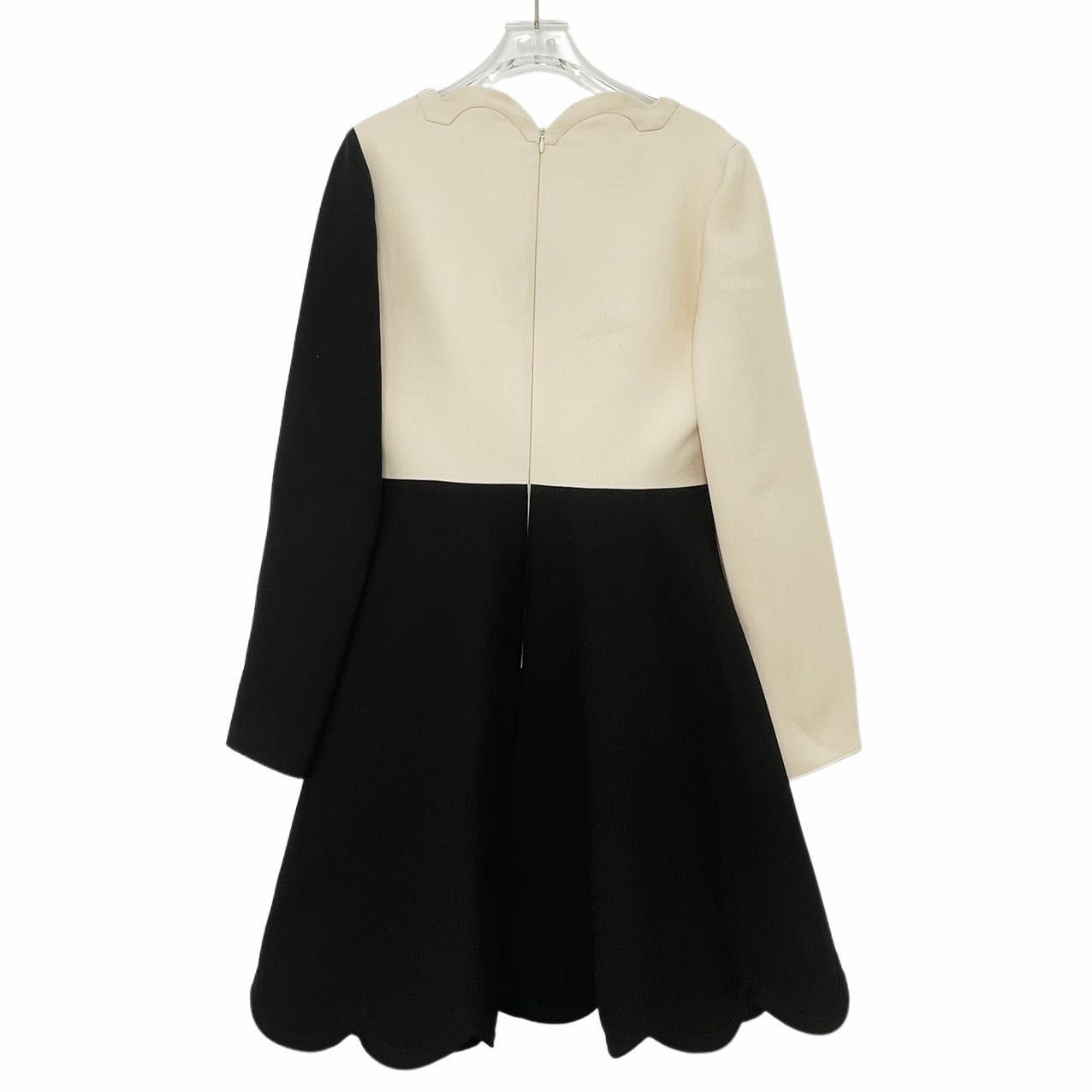 Valentino Valentino Wavy V-neck Color Block Dress K26WX Size XS / US 0-2 / IT 36-38 - 2 Thumbnail