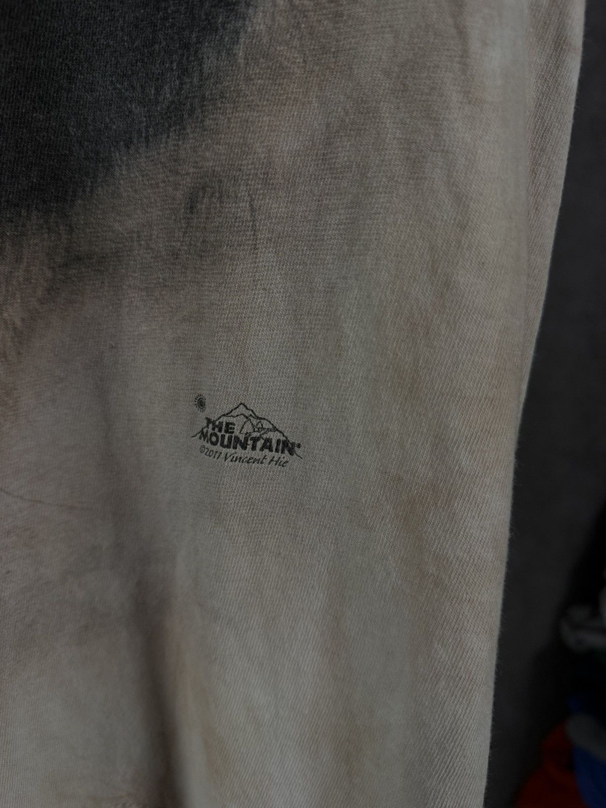 The Mountain Mops animal the mountain 2011 made in USA tee Size US M / EU 48-50 / 2 - 4 Thumbnail