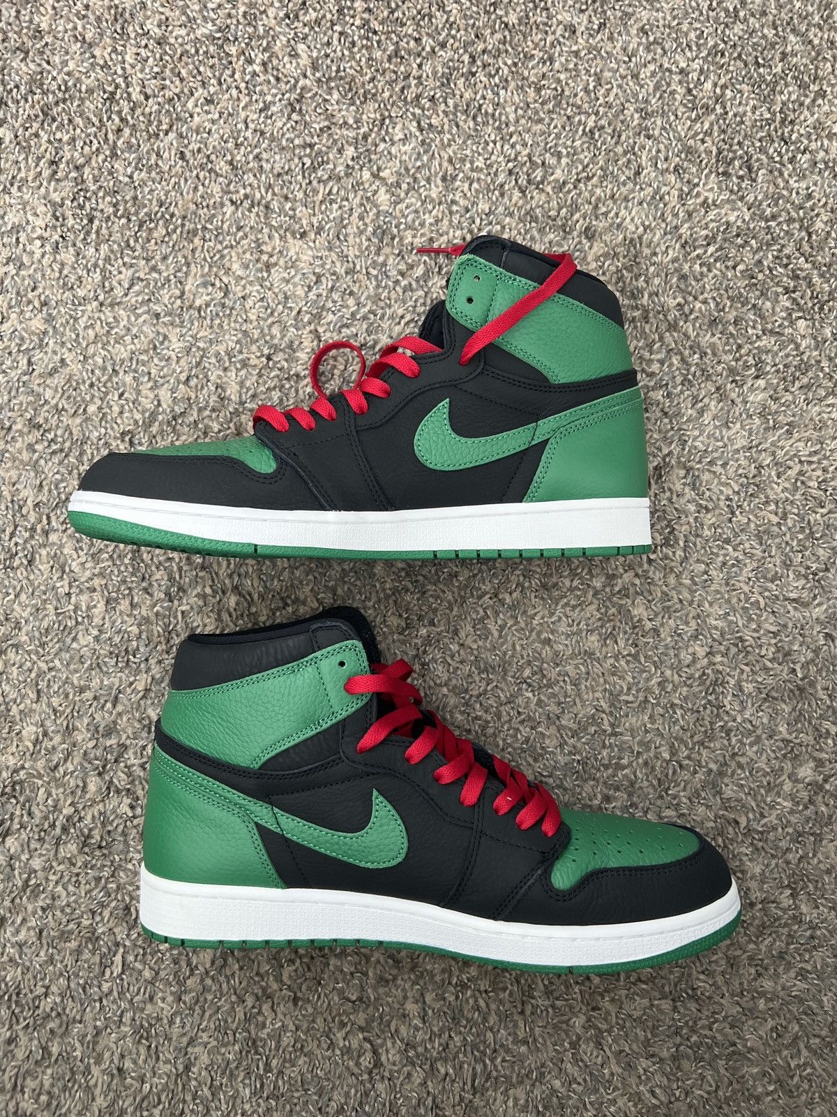 Jordan Brand × Nike Air Jordan 1 Pine Green Size US 12 / EU 45 - 2 Thumbnail