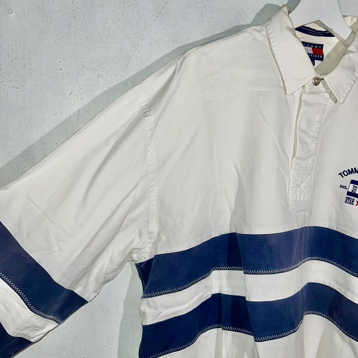 Tommy Hilfiger × Vintage 90s vintage Tommy Hilfiger button up white navy long sleeve Size US L / EU 52-54 / 3 - 3 Thumbnail