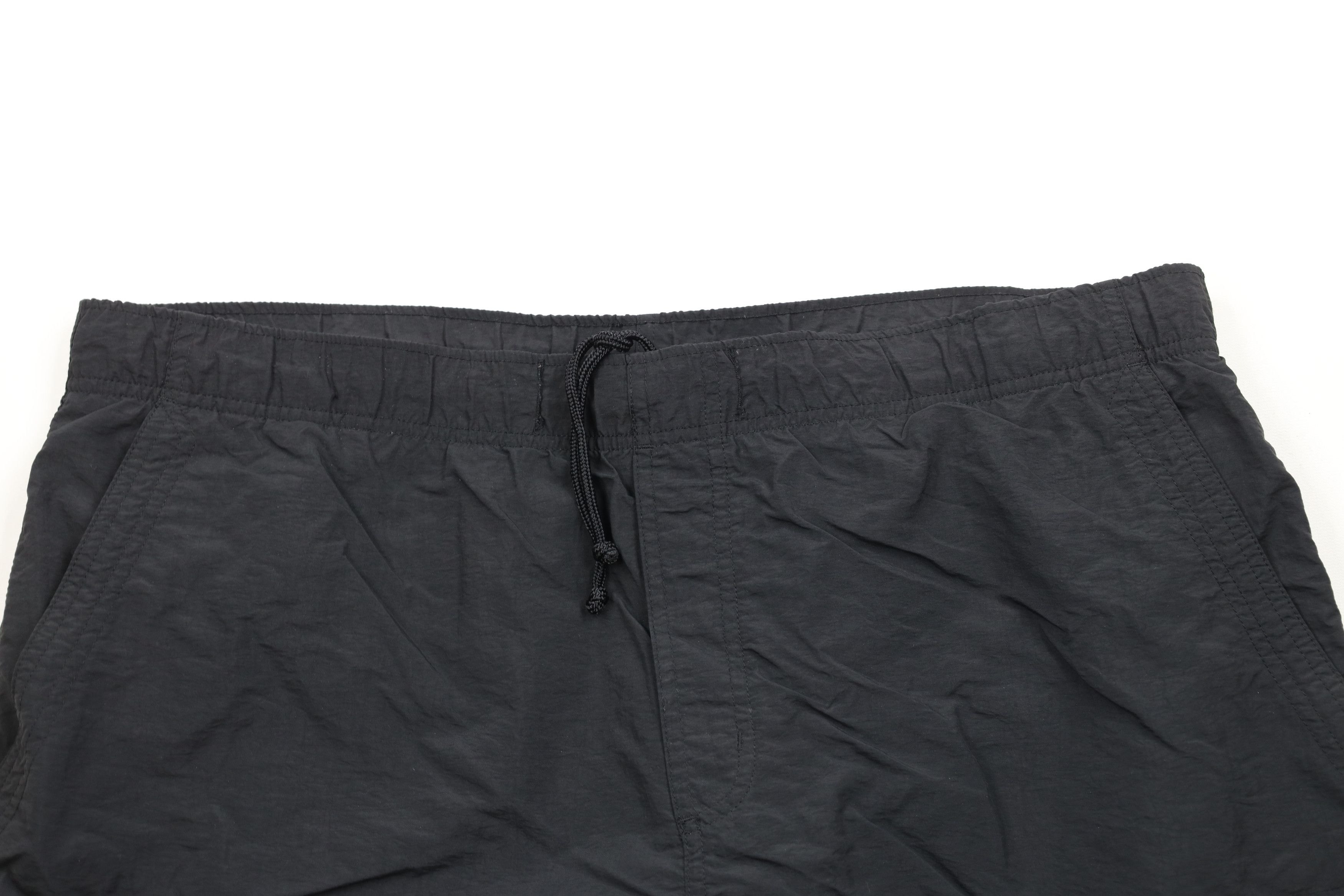 Columbia × Vintage Vintage Columbia Lined Above Knee Cargo Shorts Baggies Black Size US 36 / EU 52 - 2 Thumbnail