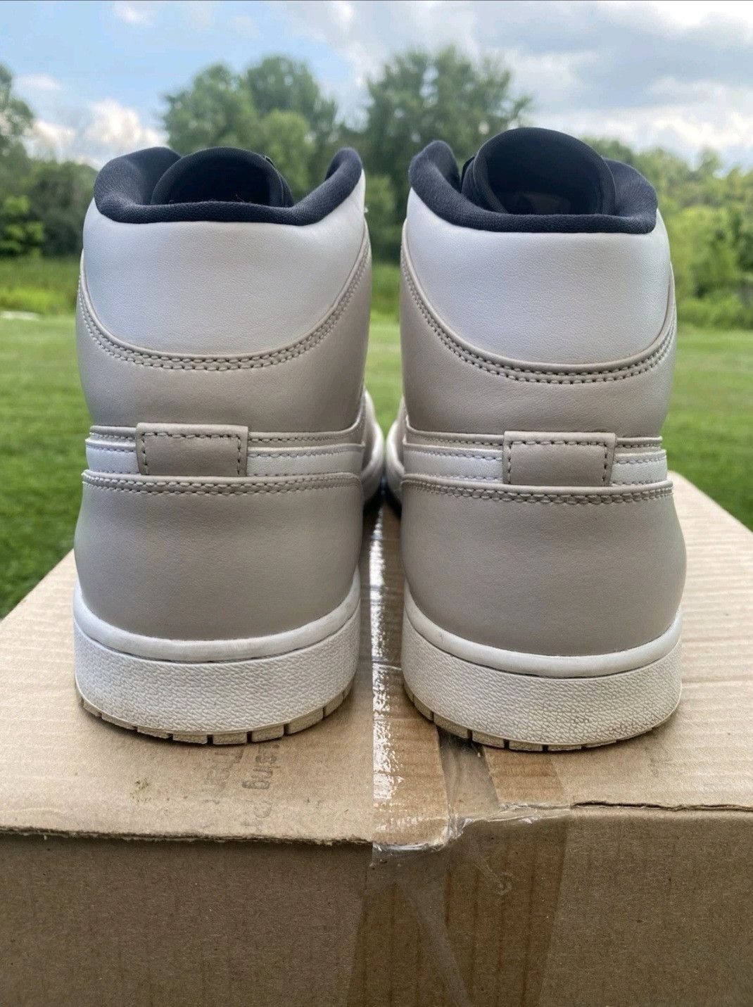 Jordan Brand Nike Air Jordan Retro 1 Mid Desert Sand Size 13 Men Size US 13 / EU 46 - 5 Thumbnail