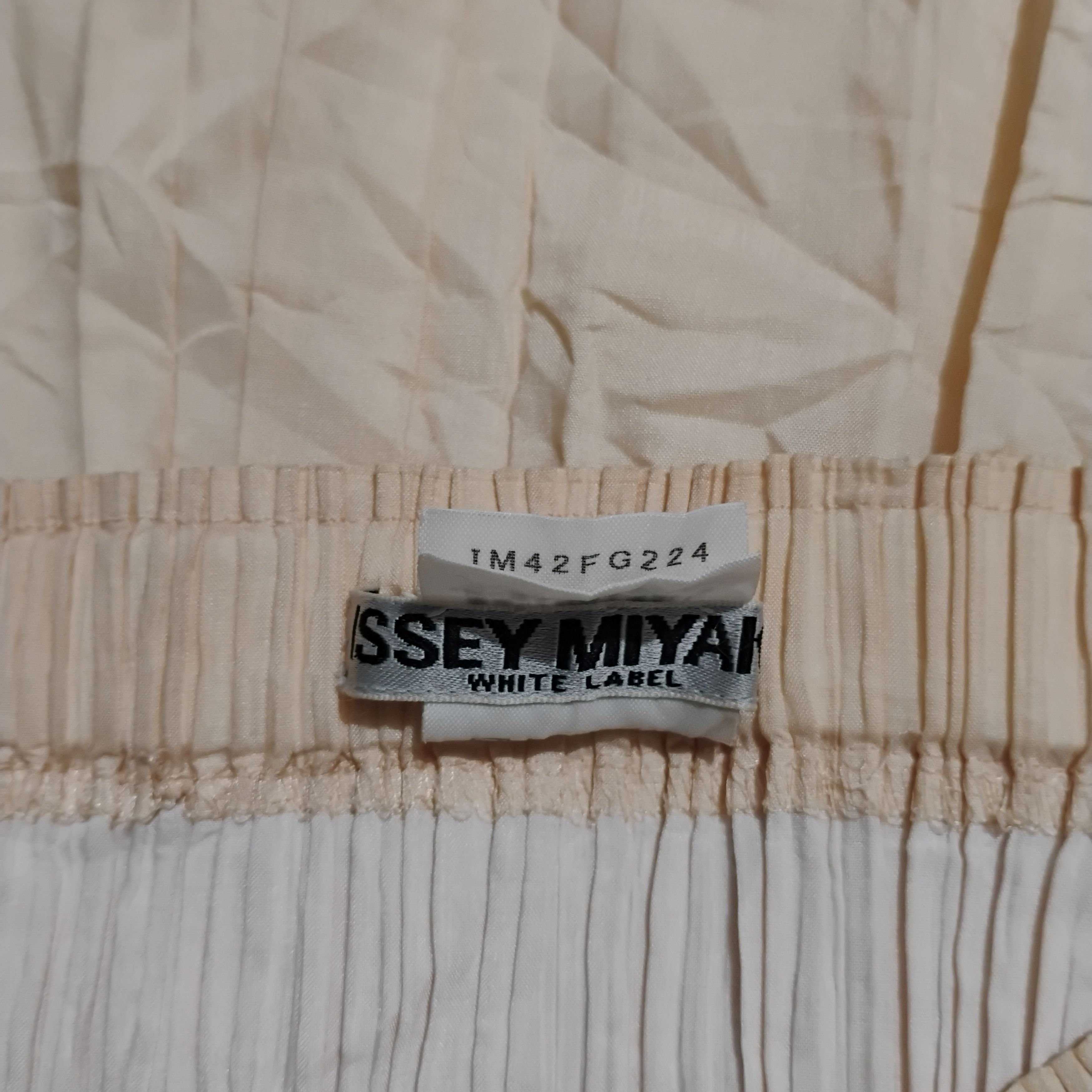 Issey Miyake Vintage Issey Miyake Long Side Layered Pleated Skirt Size 28" / US 6 / IT 42 - 5 Thumbnail