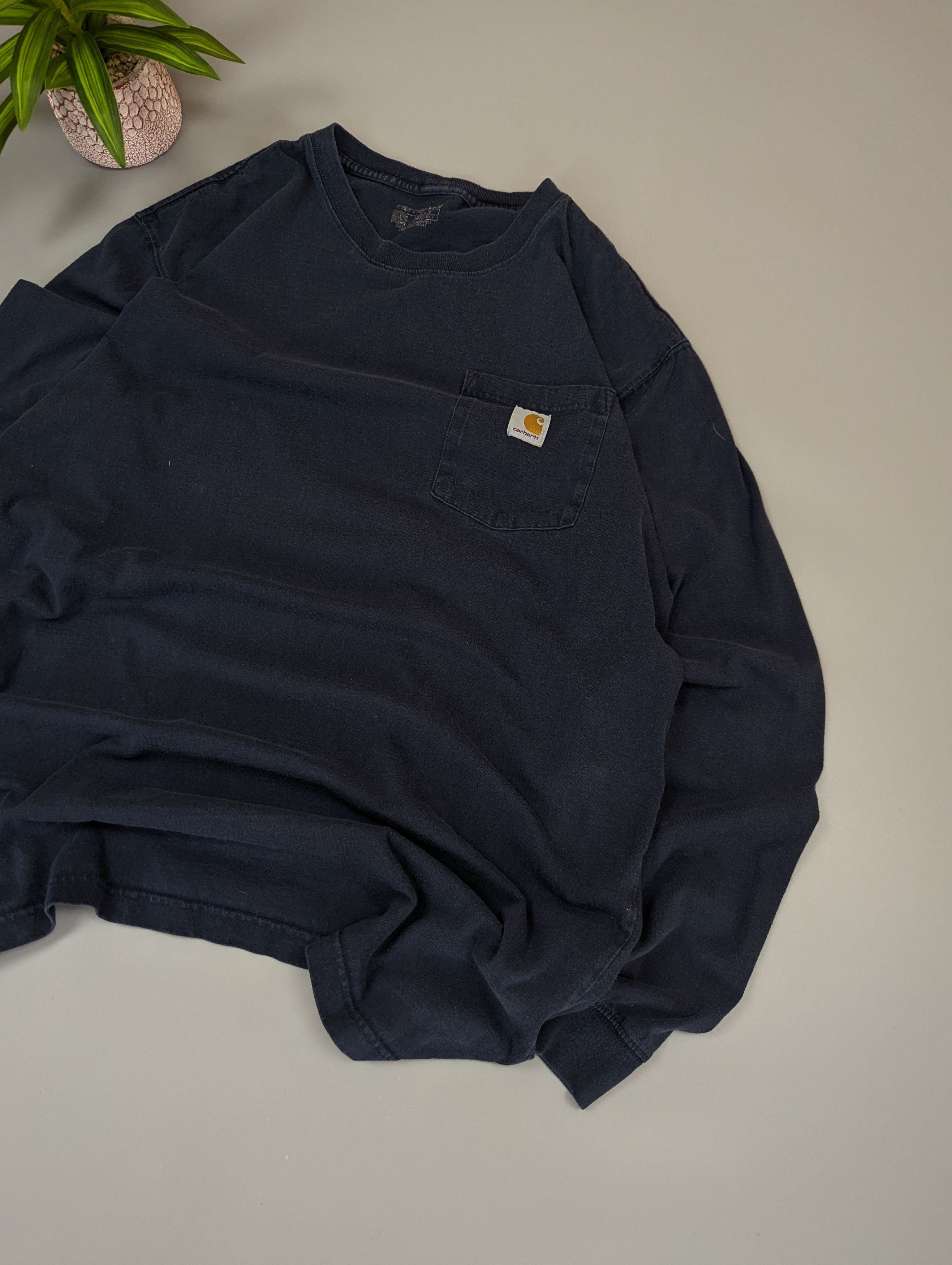 Carhartt Carhartt Vintage Faded Navy T-Shirt Distressed Workwear L/XL Size US XL / EU 56 / 4 - 6 Thumbnail