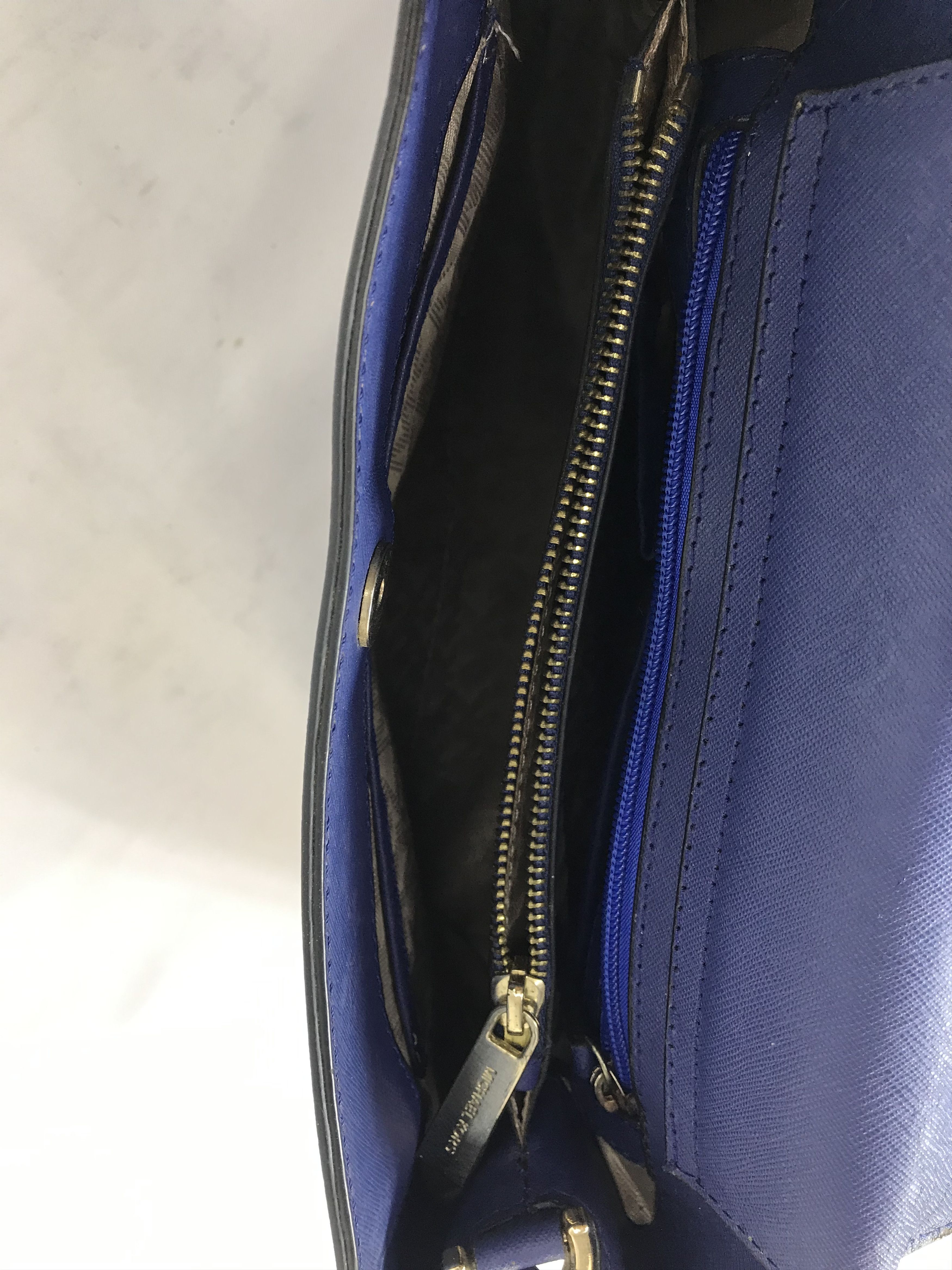 Michael Kors Michael Kors Detachable Shoulder Leather Bag Minimalist Size ONE SIZE - 4 Thumbnail