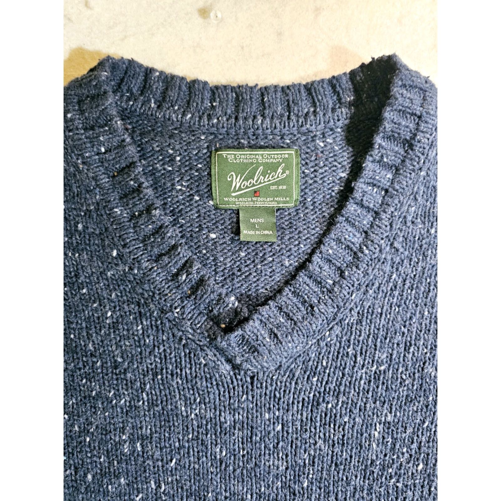 Vintage VINTAGE Woolrich Classic V-Neck Cable Knit Wool Blend Sweater Mens Large Blue Woolrich Sweater Pullover Classic Mens Size L Blue Size US L / EU 52-54 / 3 - 3 Thumbnail
