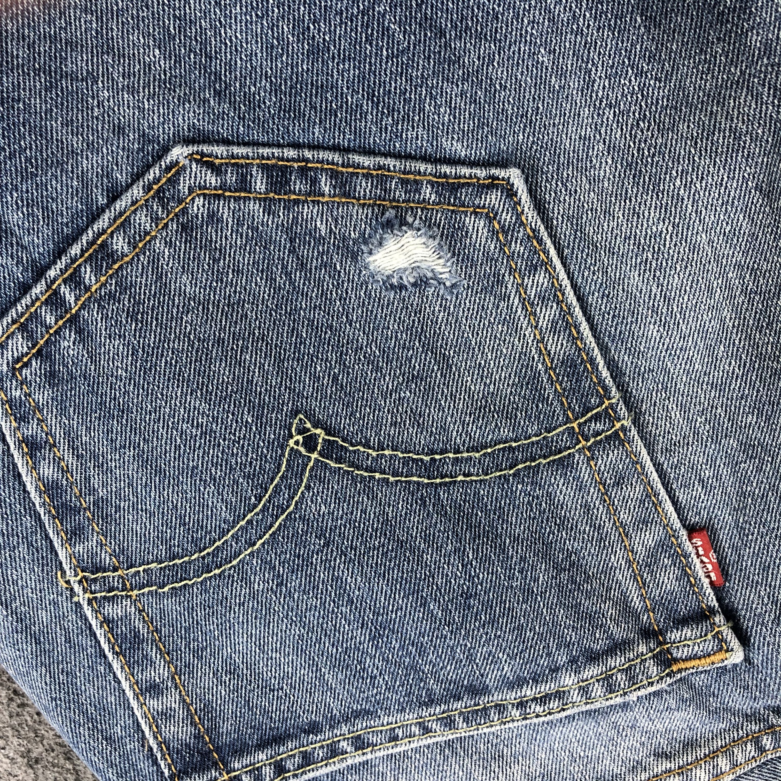 Levi's Vintage Blue Wash Levis 514 Jeans-J1980 Size US 35 - 8 Thumbnail