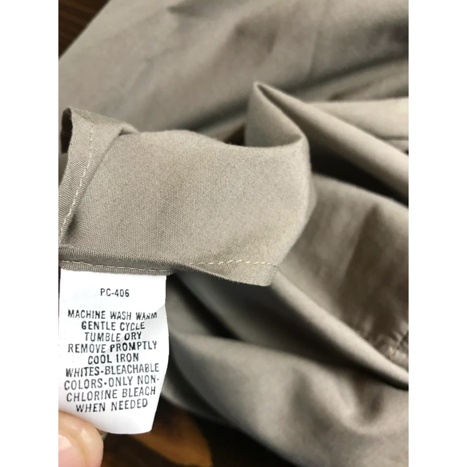 Van Heusen Van Heusen Shirt Editions, Men's 17 34/35, Tan, Single Needle Tailoring Size US XL / EU 56 / 4 - 6 Thumbnail