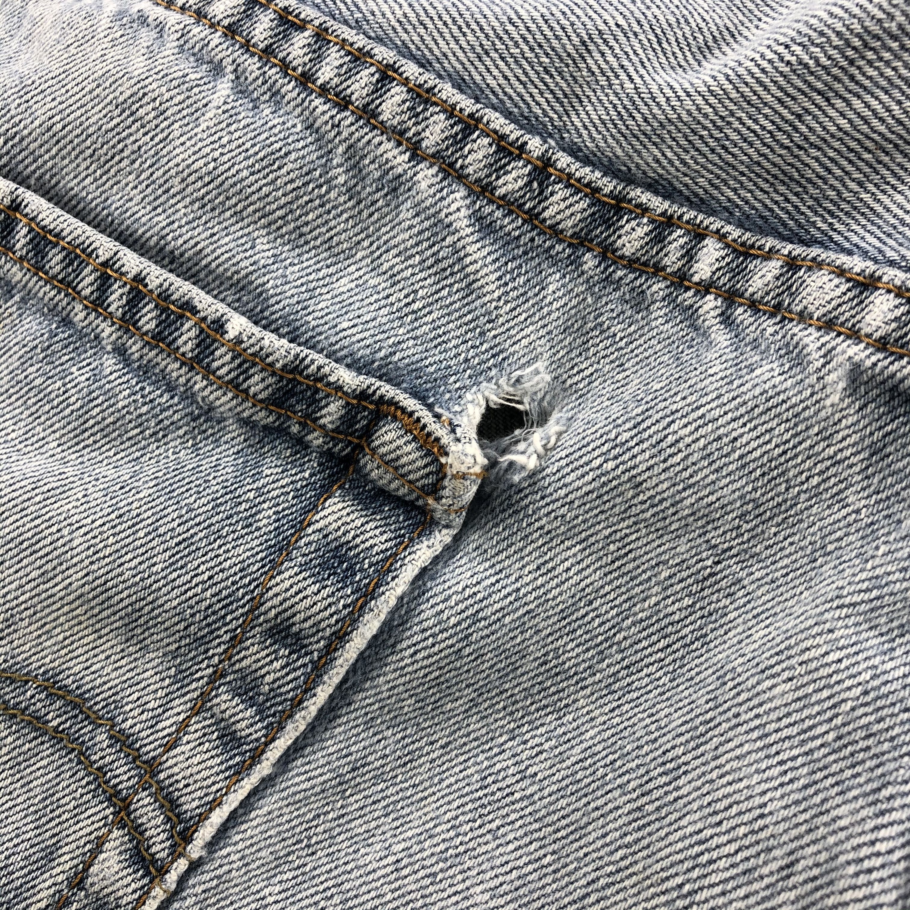 Levi's Distressed Vintage Levis 550 Jeans Light Washed Denim-J996 Size US 35 - 8 Thumbnail