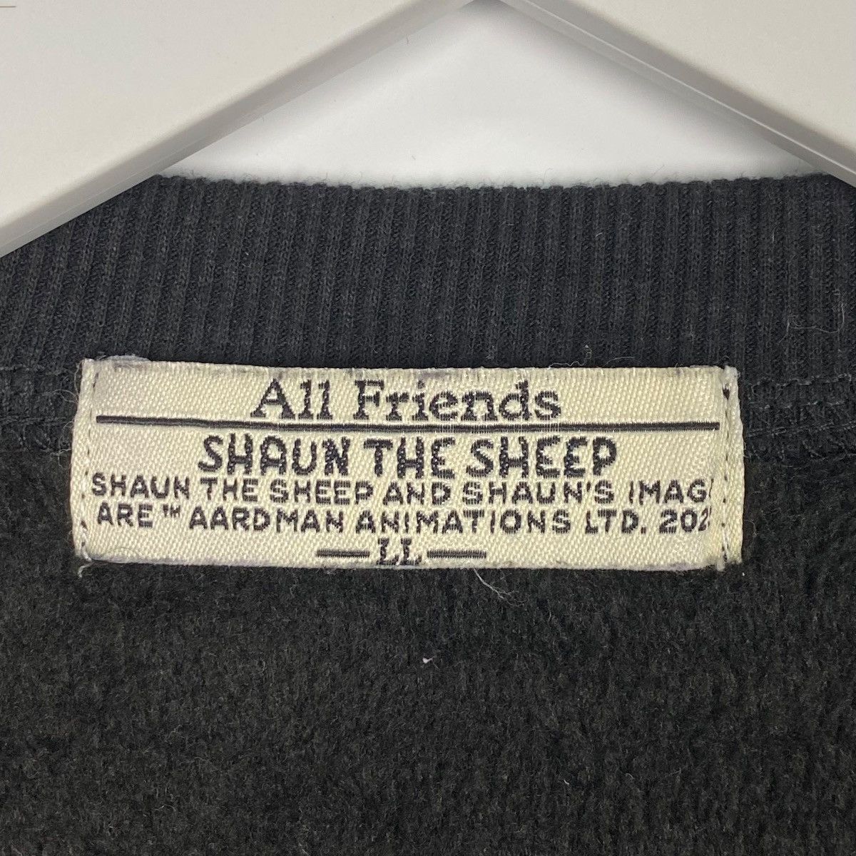Designer × Vintage Vintage Shaun The Sheep Crewneck Sweatshirt Blac Size L / US 10 / IT 46 - 8 Thumbnail