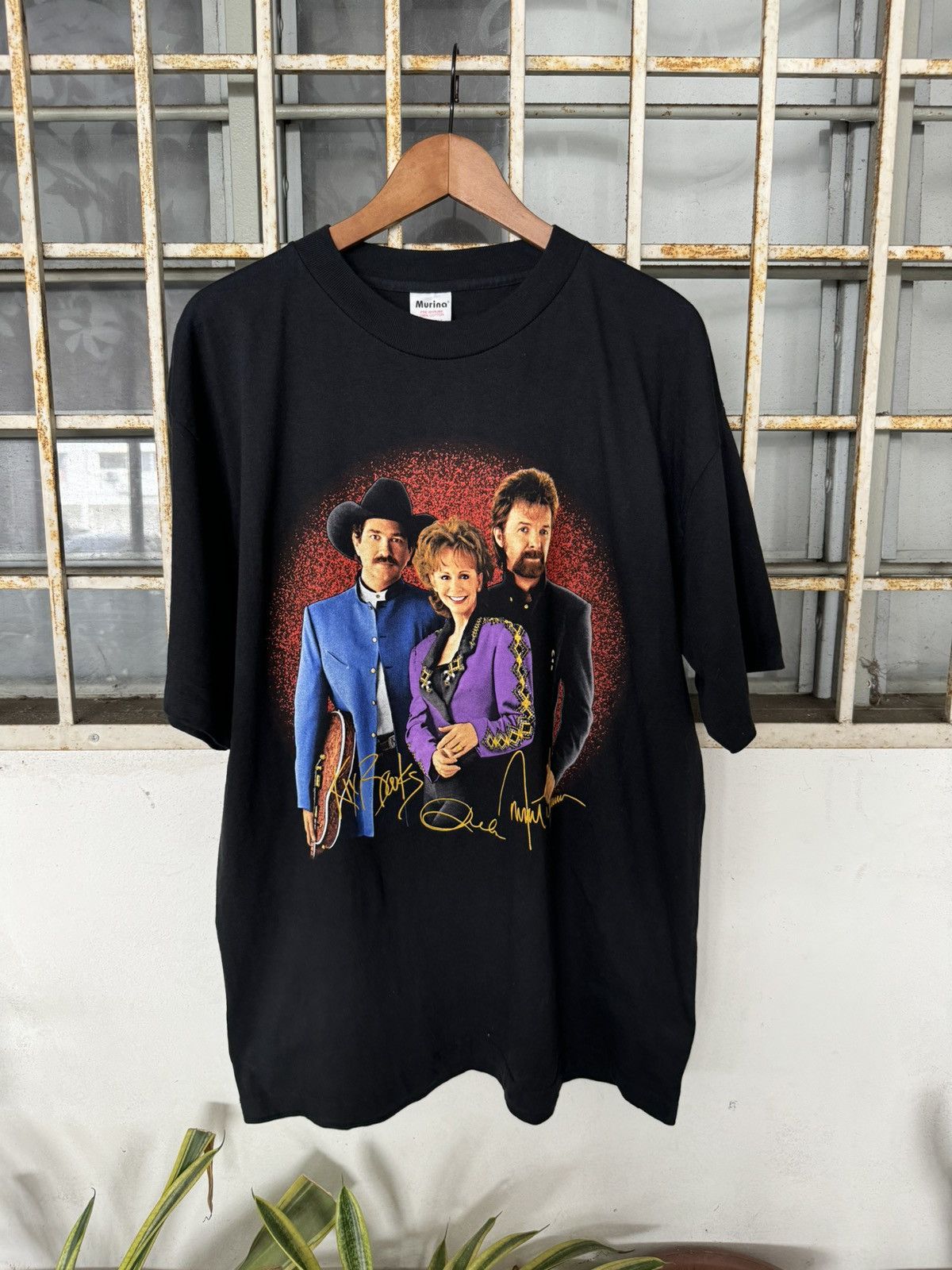 Band Tees Vintage Dunn Reba & Brooks Tour Tee 1997 Size US XL / EU 56 / 4 - 2 Thumbnail