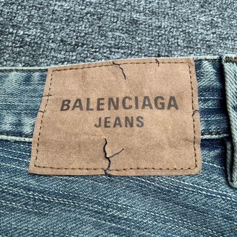 Balenciaga Balenciaga size S Embroidered letter distressed wide-leg j Size US 27 - 6 Thumbnail