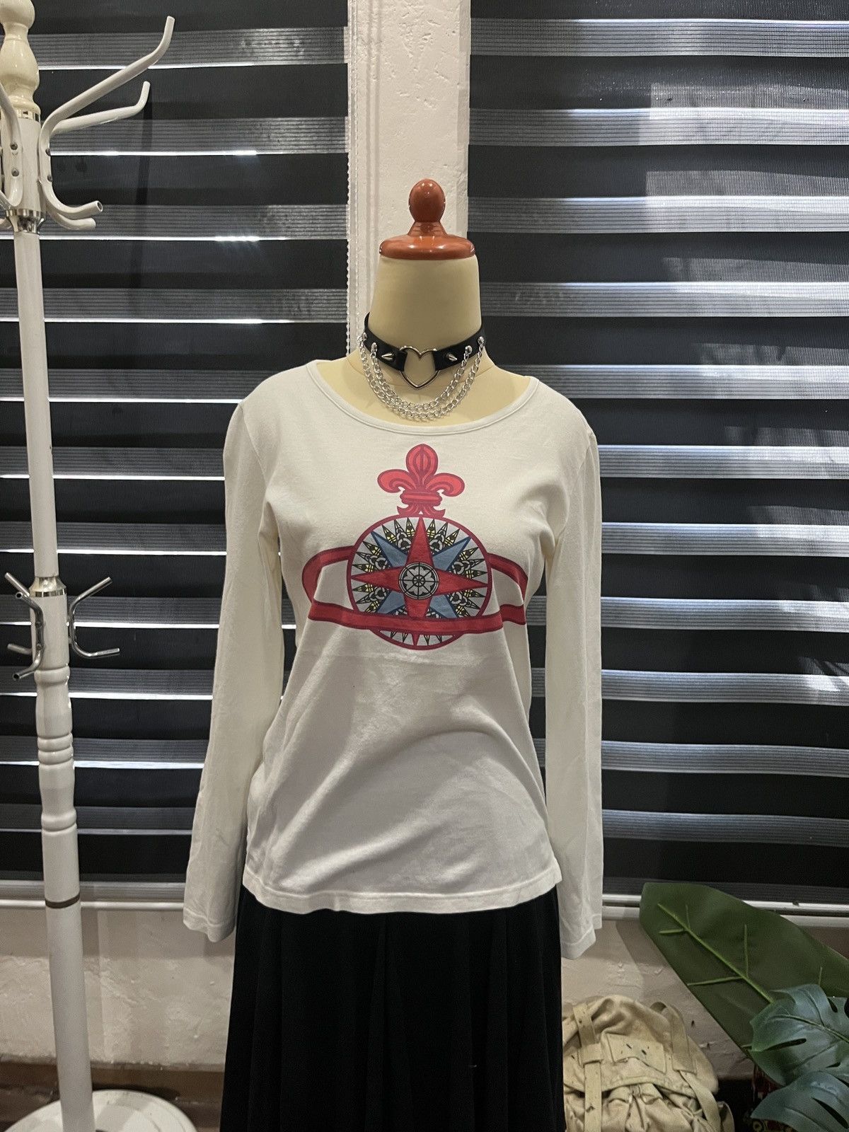 Vivienne Westwood Viviene Westwood Icinic Orb Long Sleeve Tshirt Size M / US 6-8 / IT 42-44 - 6 Thumbnail