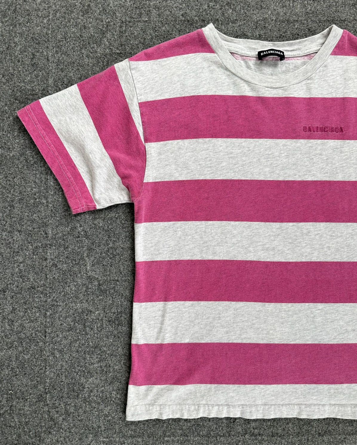 Balenciaga Balenciaga - 2018 Stripped Embroidered Logo T-Shirt Size S / US 4 / IT 40 - 3 Thumbnail