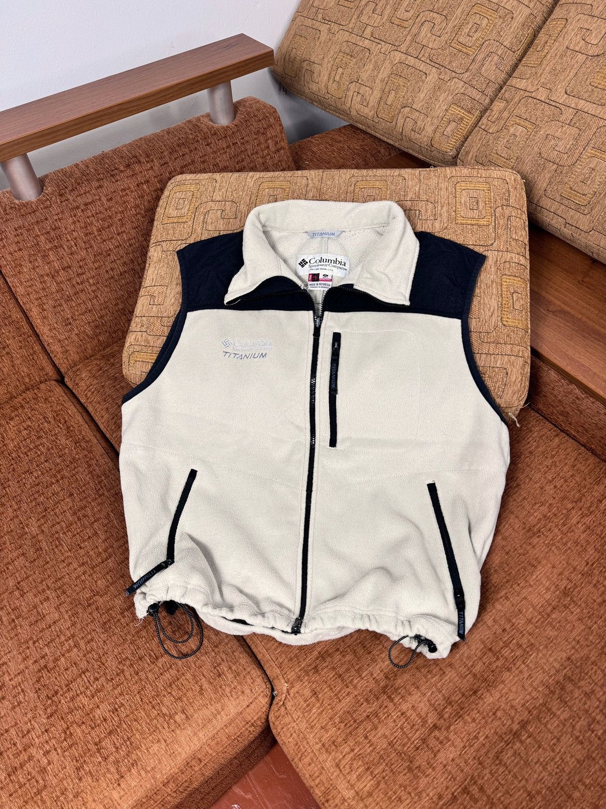 Columbia Columbia Titanium Vintage outdoor Vest Size US XL / EU 56 / 4 - 1 Thumbnail