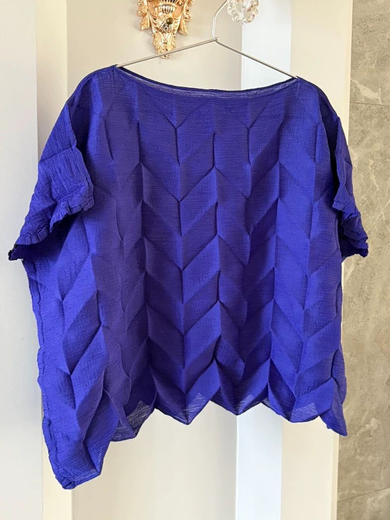 Issey Miyake Issey Miyake size:one size Blue diamond-shaped pleated top Size XS / US 0-2 / IT 36-38 - 1 Thumbnail