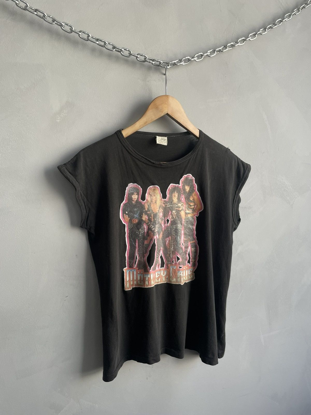 Band Tees Vtg washed cotton 90s tank top Motley Crue shirt Size US M / EU 48-50 / 2 - 3 Thumbnail