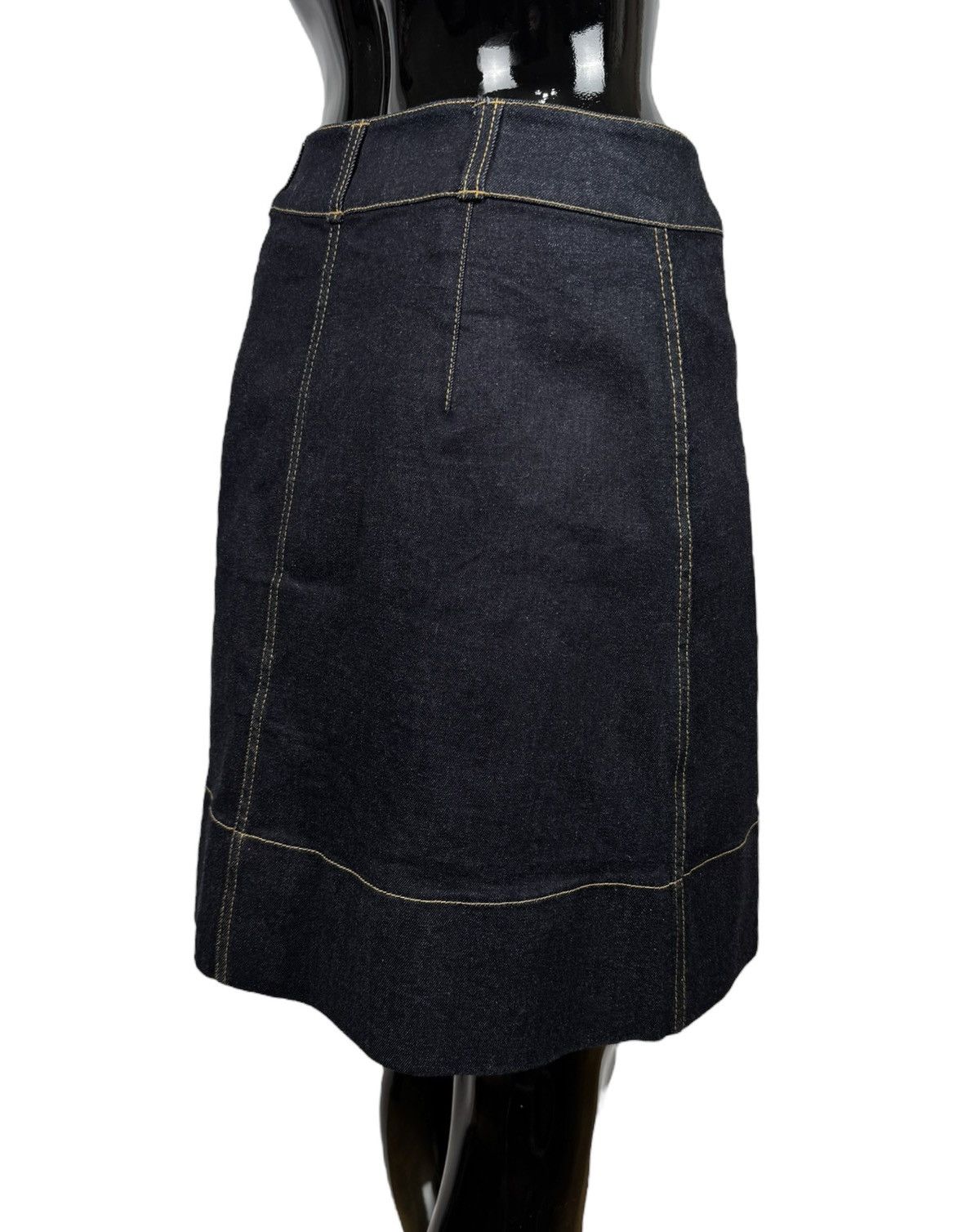 Kate Spade Kate Spade Denim Skirt Embroidered Flowers size 4 Size 36" / US 14 / IT 50 - 6 Thumbnail