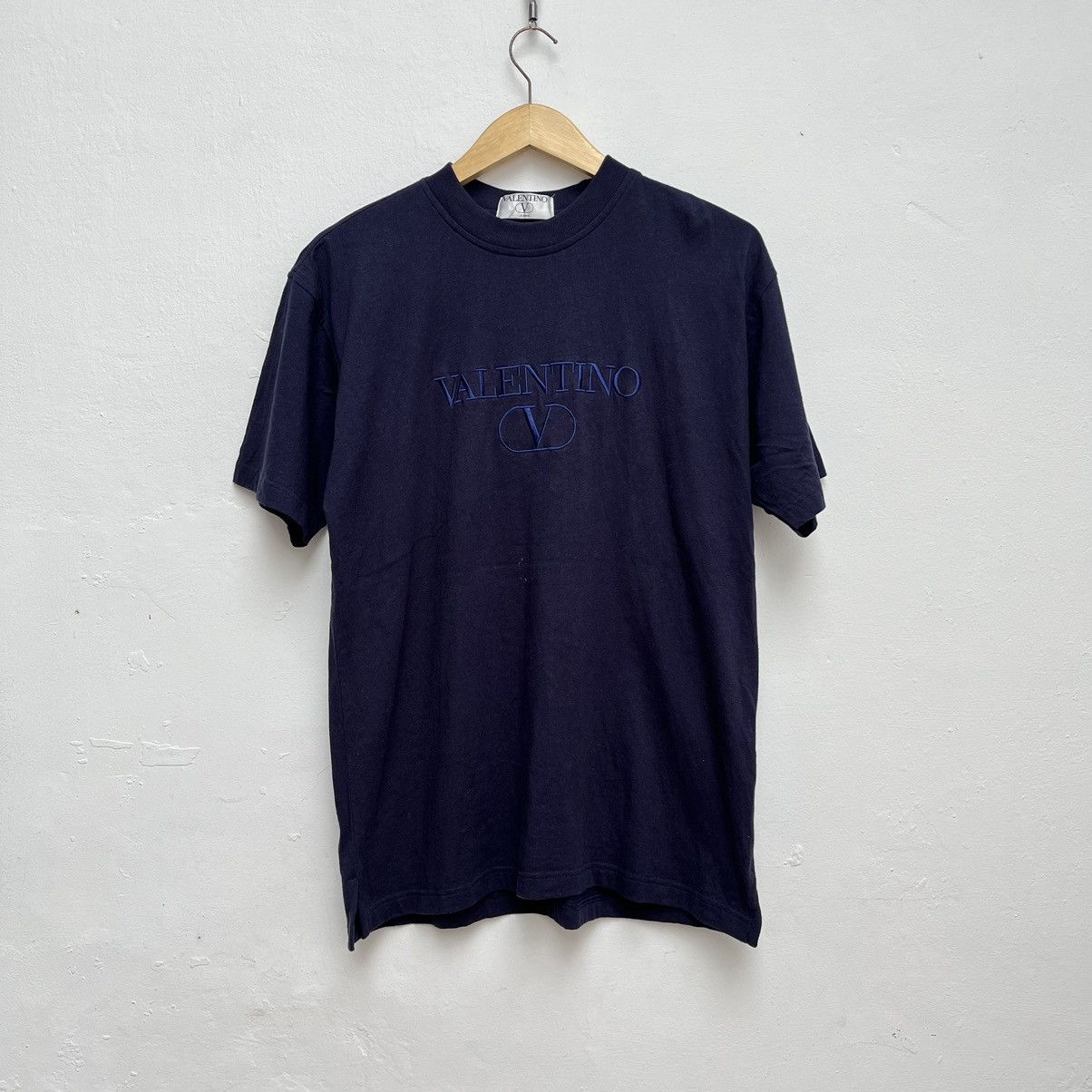 Valentino Vintage Tee Valentino Jeans Italy Embrodiery Logo Old Size US M / EU 48-50 / 2 - 1 Thumbnail
