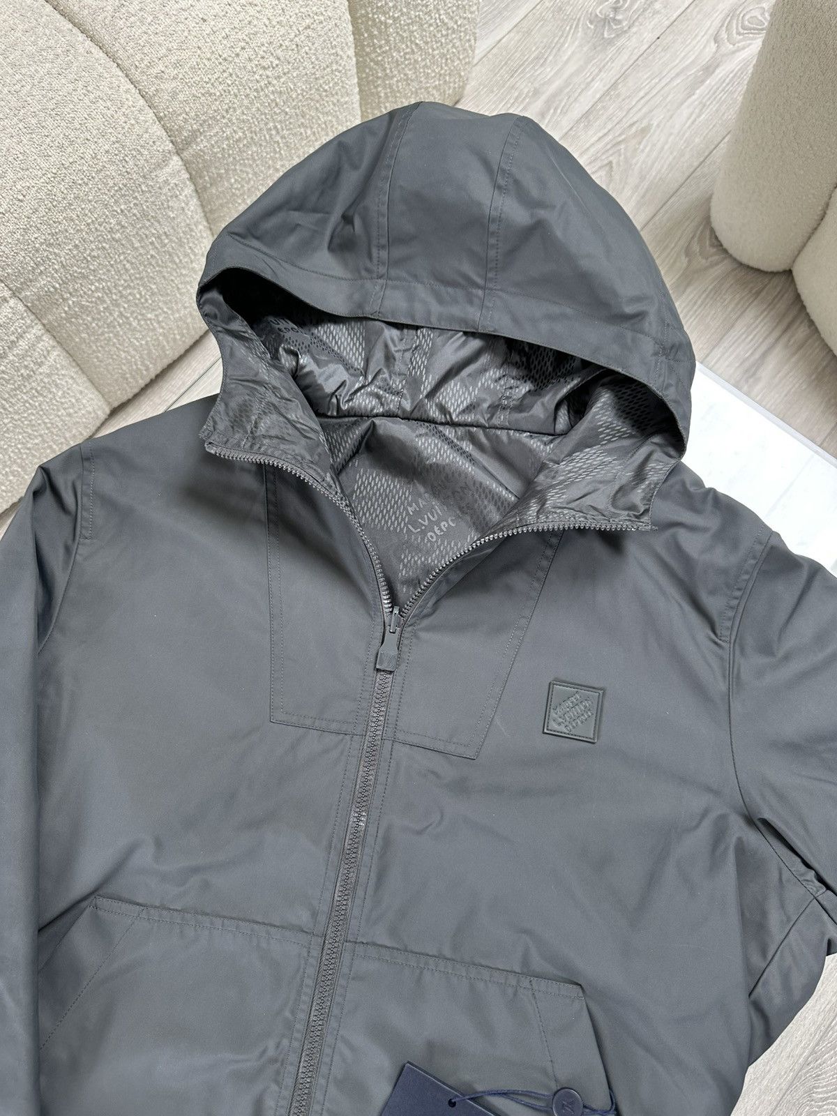 Louis Vuitton Louis Vuitton Monogram Reversible Windbreaker Brand New 48 Size US M / EU 48-50 / 2 - 3 Thumbnail