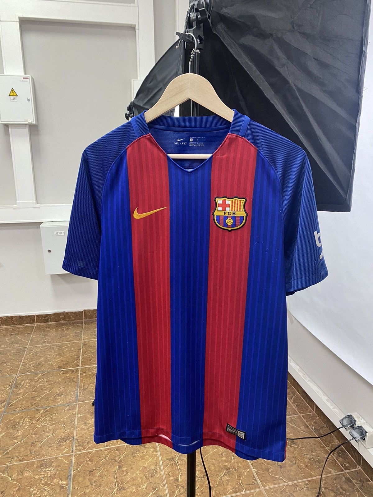 Nike F. C. Barcelona 2016 Nike Soccer Jersey t-shirt Size US M / EU 48-50 / 2 - 1 Thumbnail