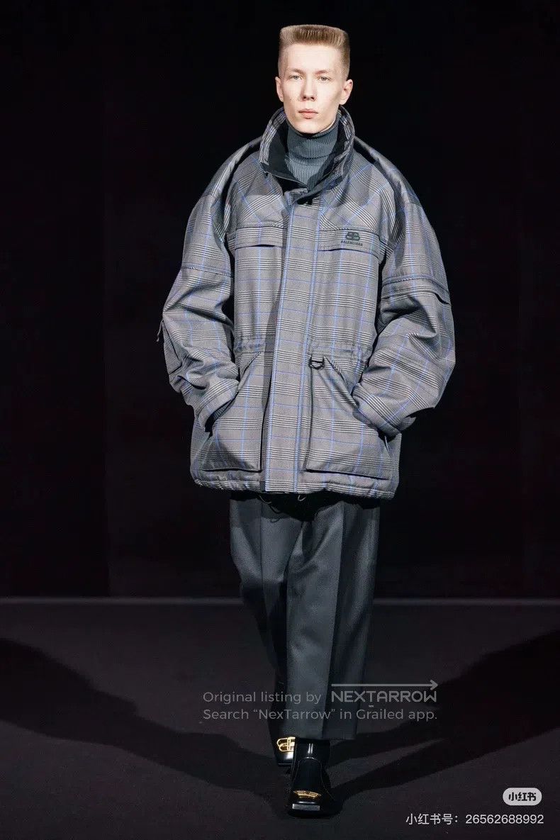 Balenciaga Balenciaga Plaid hooded jacket Size US S / EU 44-46 / 1 - 9 Thumbnail