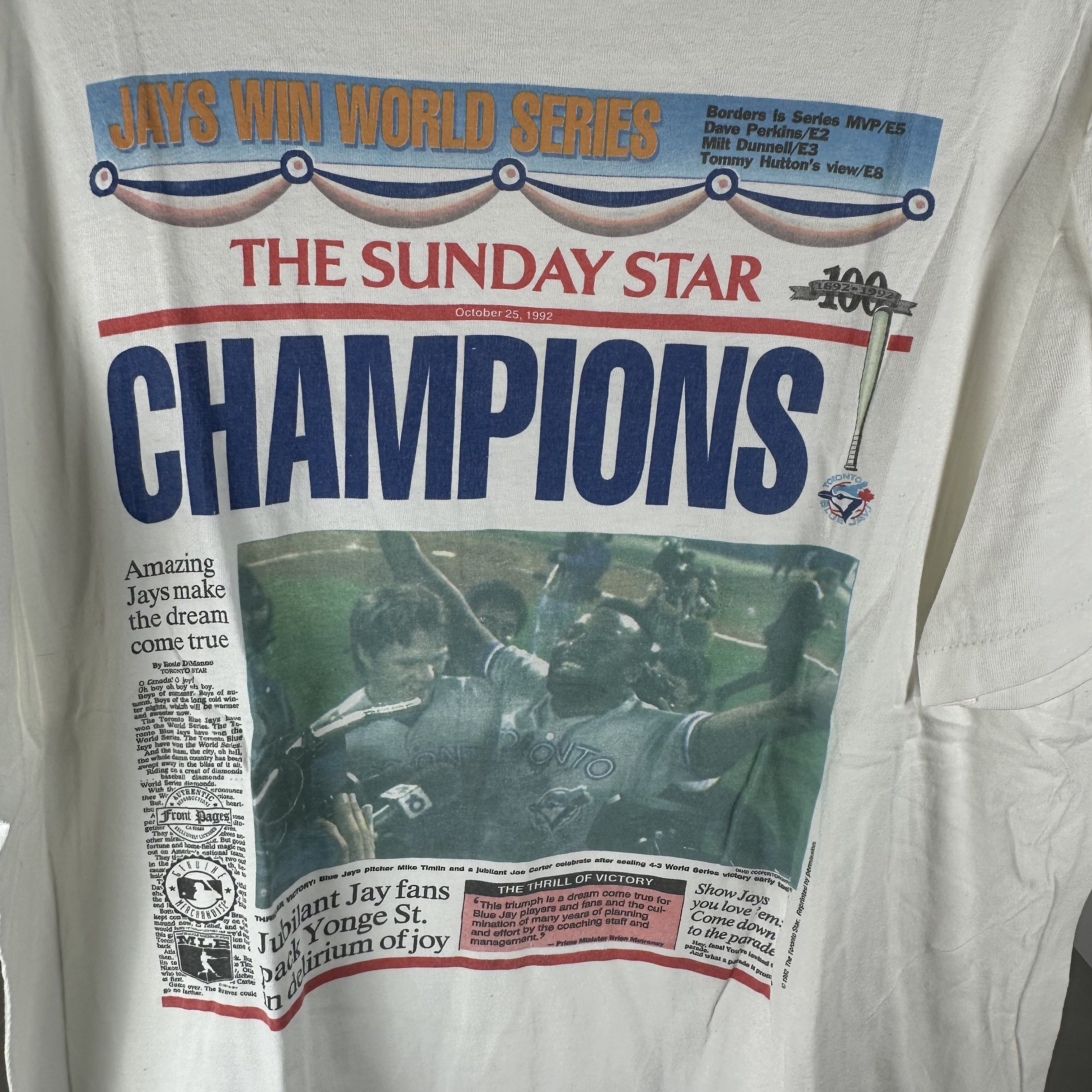 Vintage 1992 Toronto Blue Jays MLB Champions Newspaper T-shirt Size US XXL / EU 58 / 5 - 2 Thumbnail