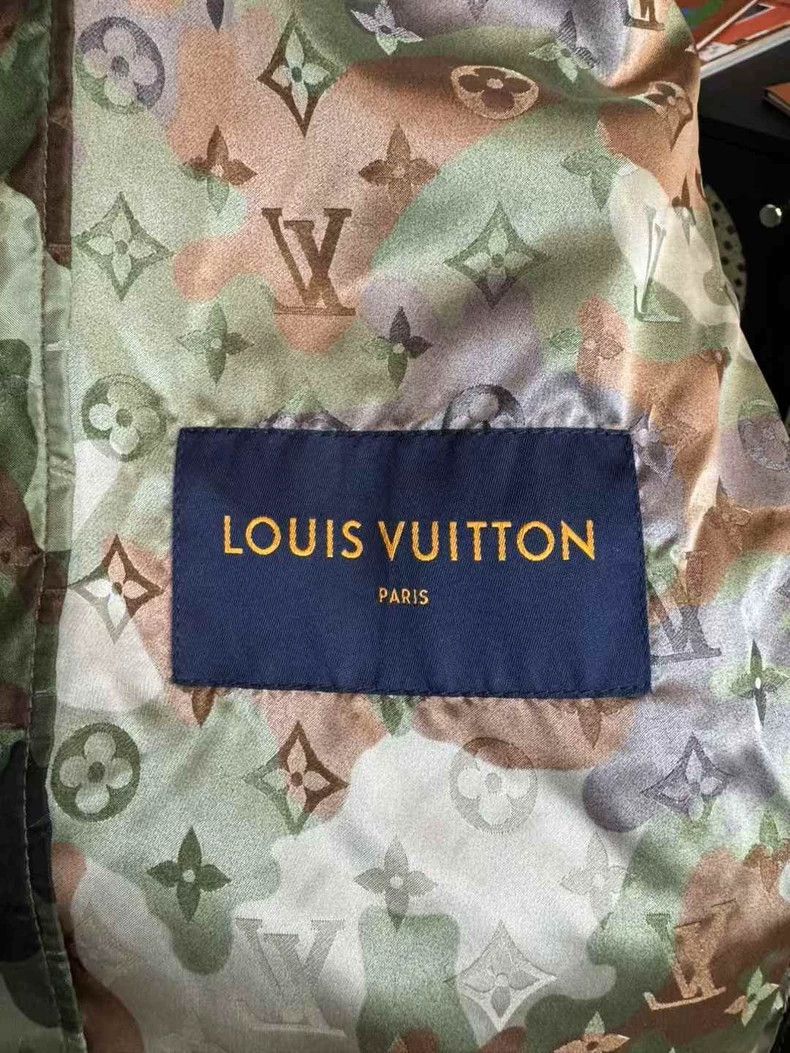Louis Vuitton Camouflage hooded dark pattern presbyopic as