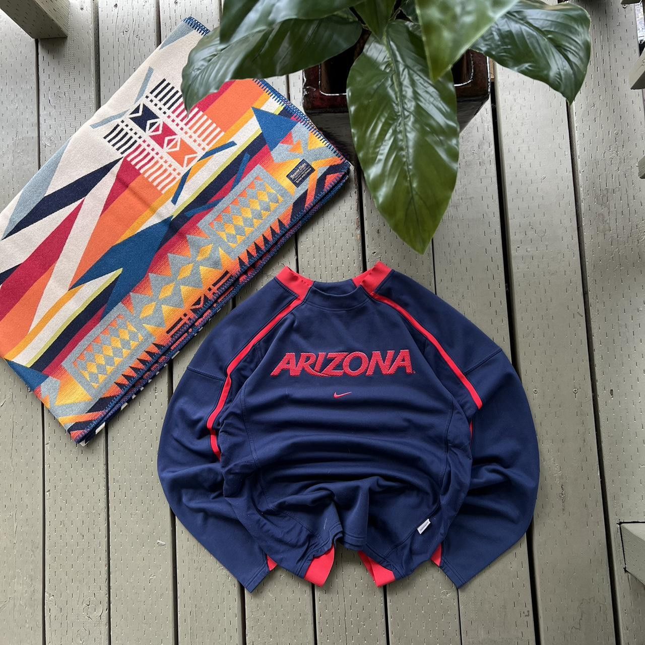 Nike Vintage Nike Center Swoosh Arizona Wildcats Sweatshirt Size US XL / EU 56 / 4 - 1 Thumbnail