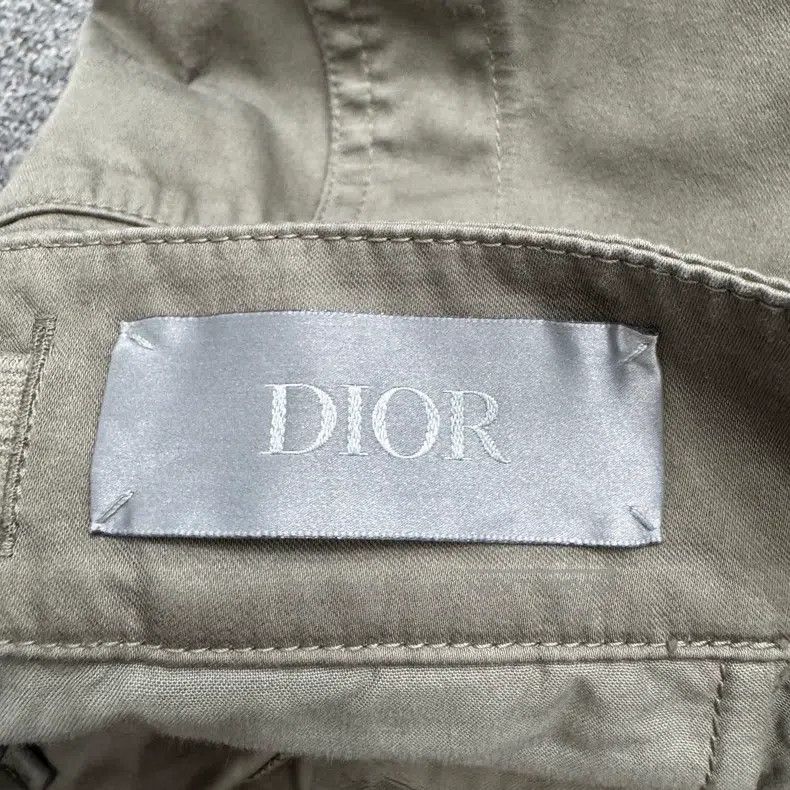 Dior Dior Embroidered logo shorts Size US 28 / EU 44 - 2 Thumbnail