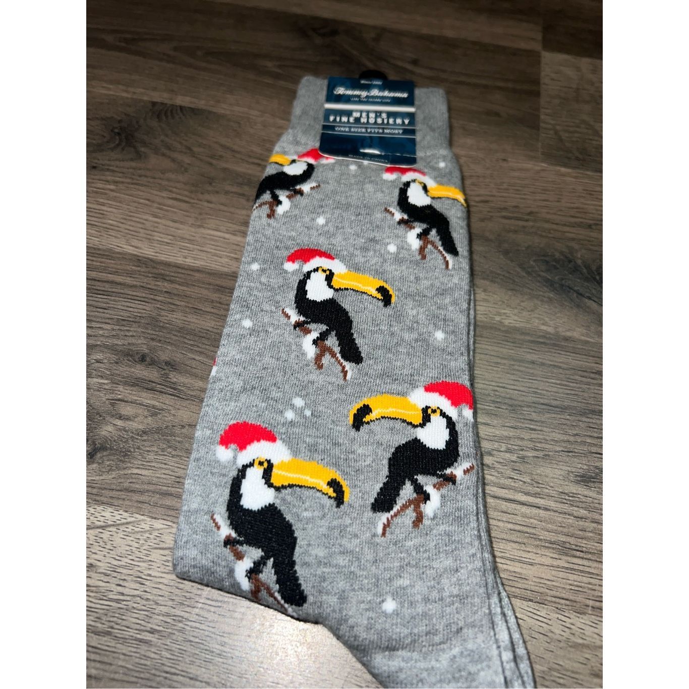 Tommy Bahama Tommy Bahama Men’s Fine Hosiery Grey Toucans Christmas Socks Size ONE SIZE - 2 Thumbnail