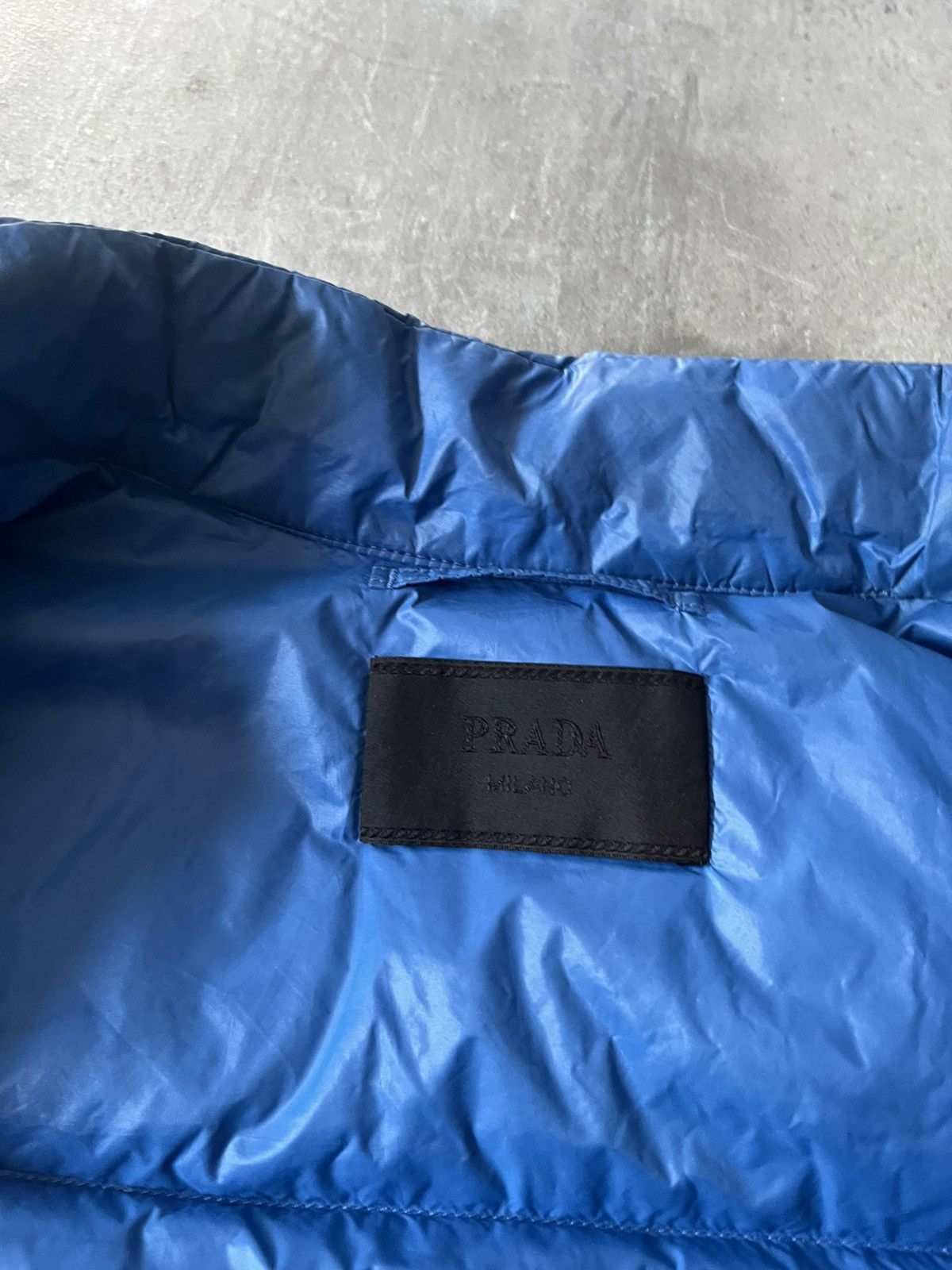 Prada Prada blue light puffer jacket logo rare Size US M / EU 48-50 / 2 - 17 Thumbnail