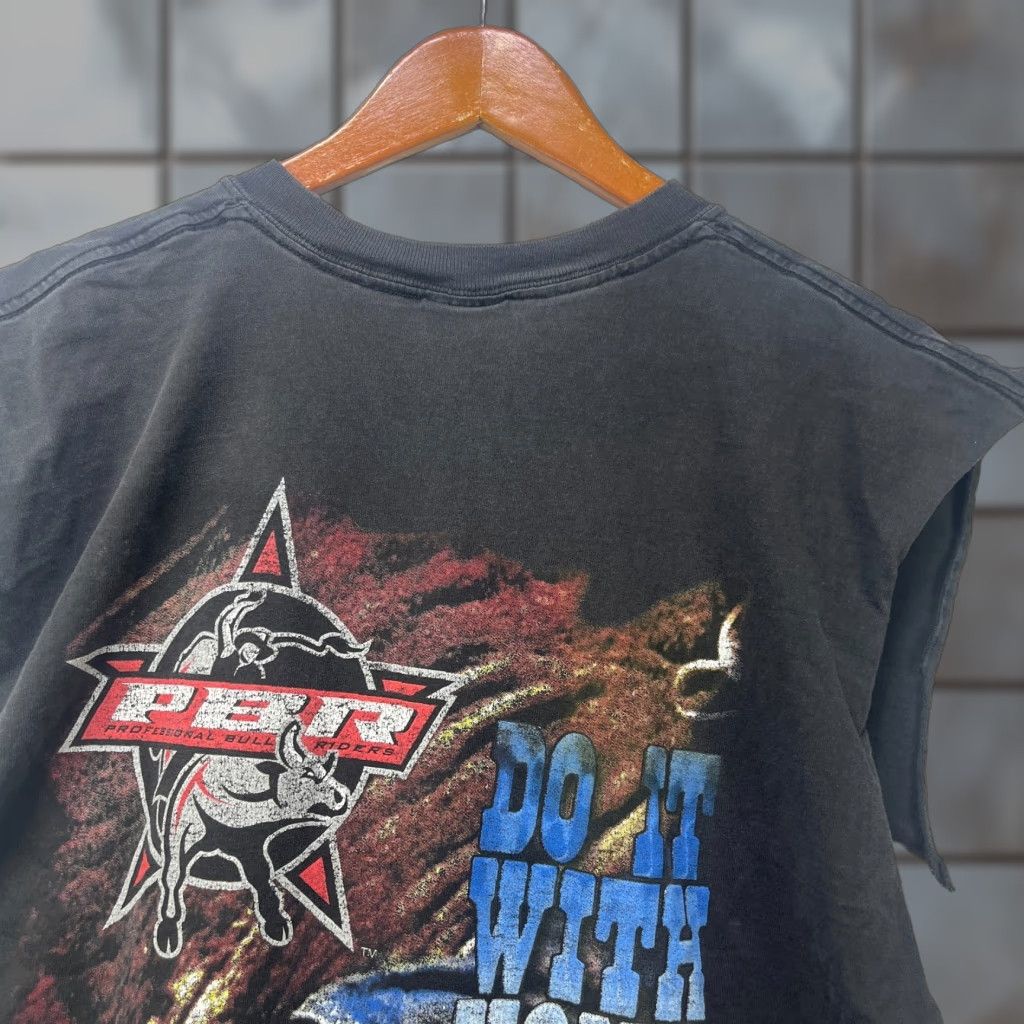 Wrangler VINTAGE Wrangler Cowboy Sleeveless Shirt L Black 90s Mens T-Shirt Size US L / EU 52-54 / 3 - 1 Thumbnail