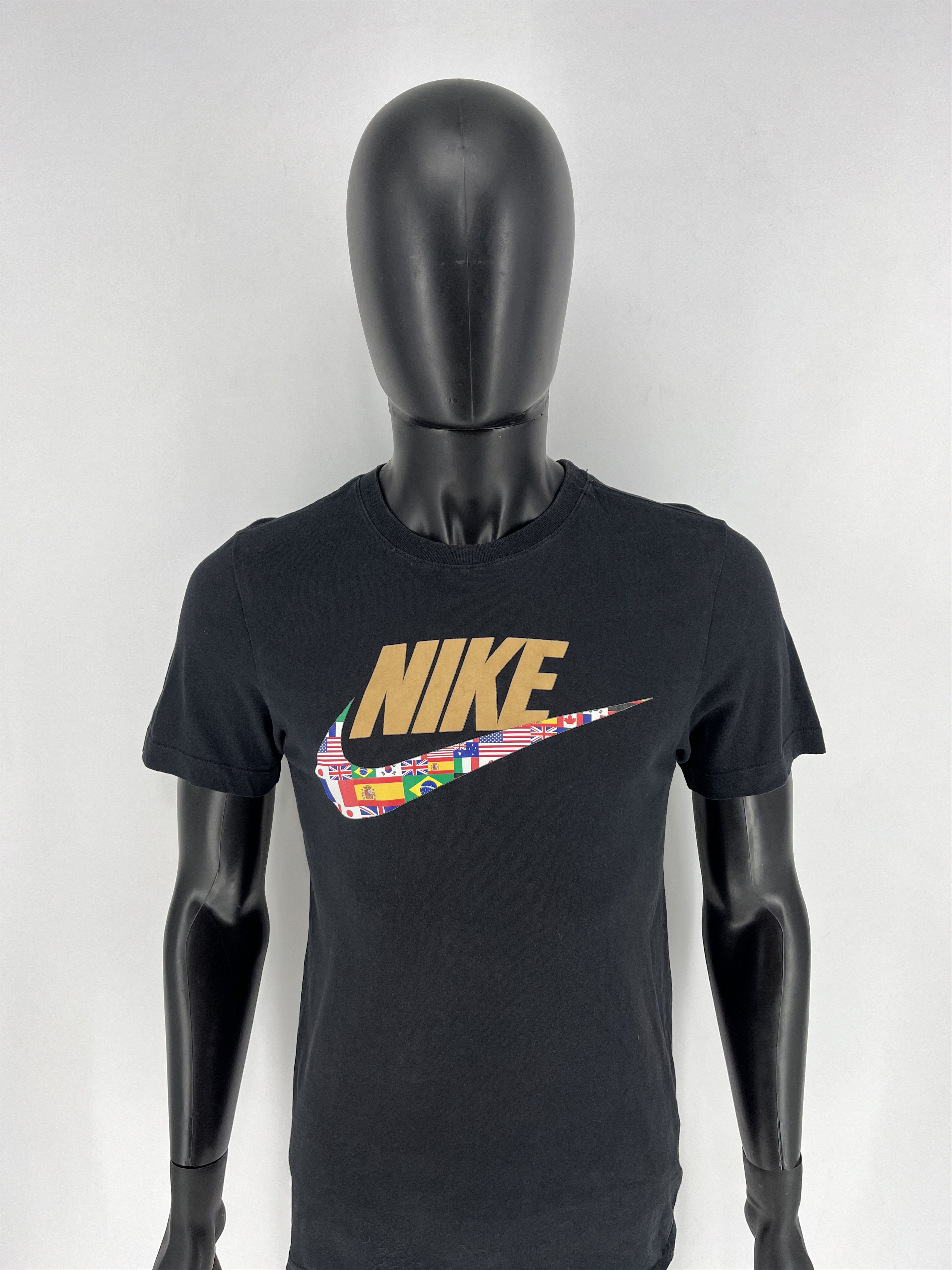 Nike Vintage Y2K Nike Center Swoosh Logo T-Shirt Size US S / EU 44-46 / 1 - 5 Thumbnail
