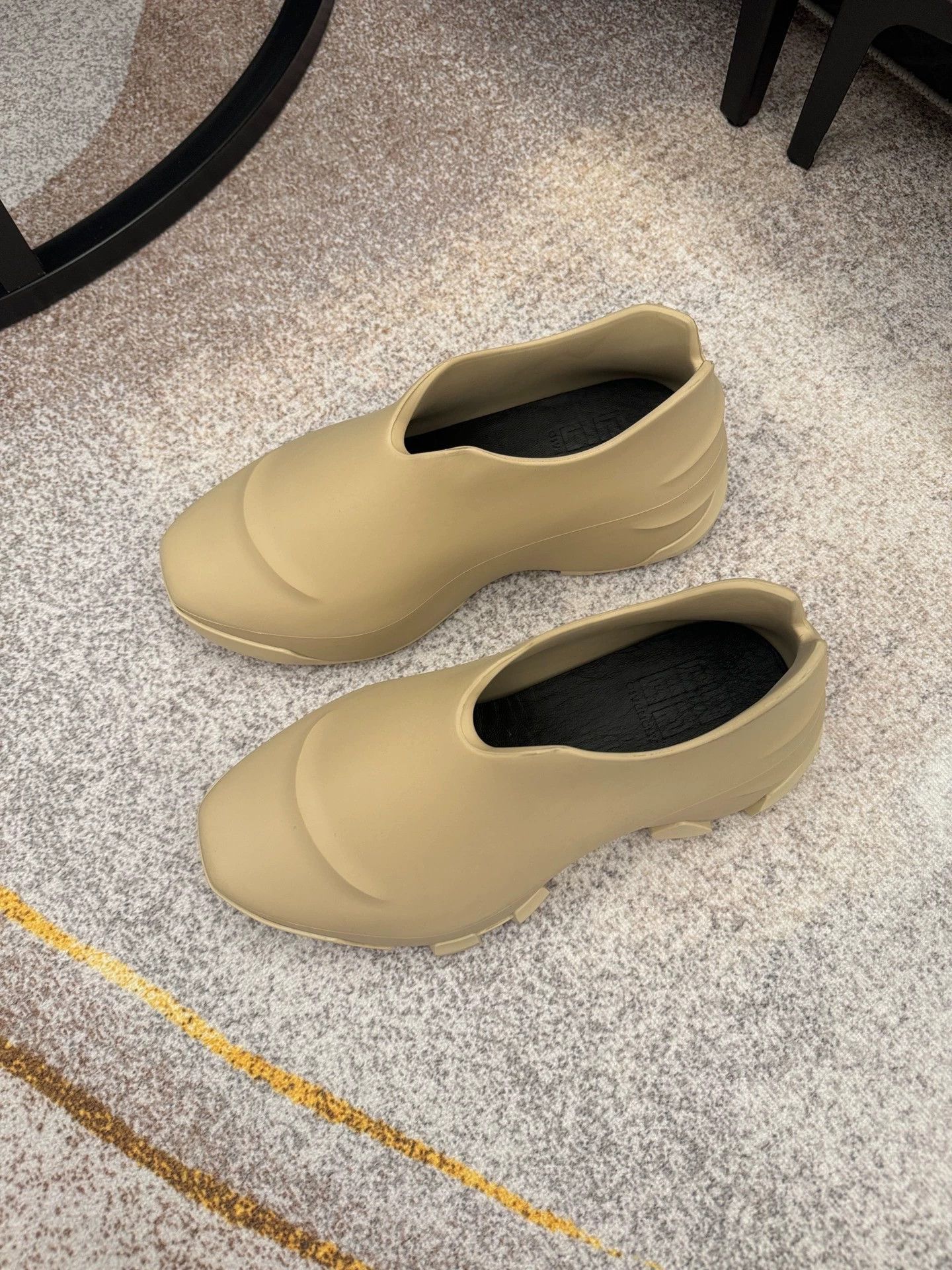 Givenchy Givenchy Chef Shoes Sand Beige Khaki 41 Size US 8 / EU 41 - 2 Thumbnail