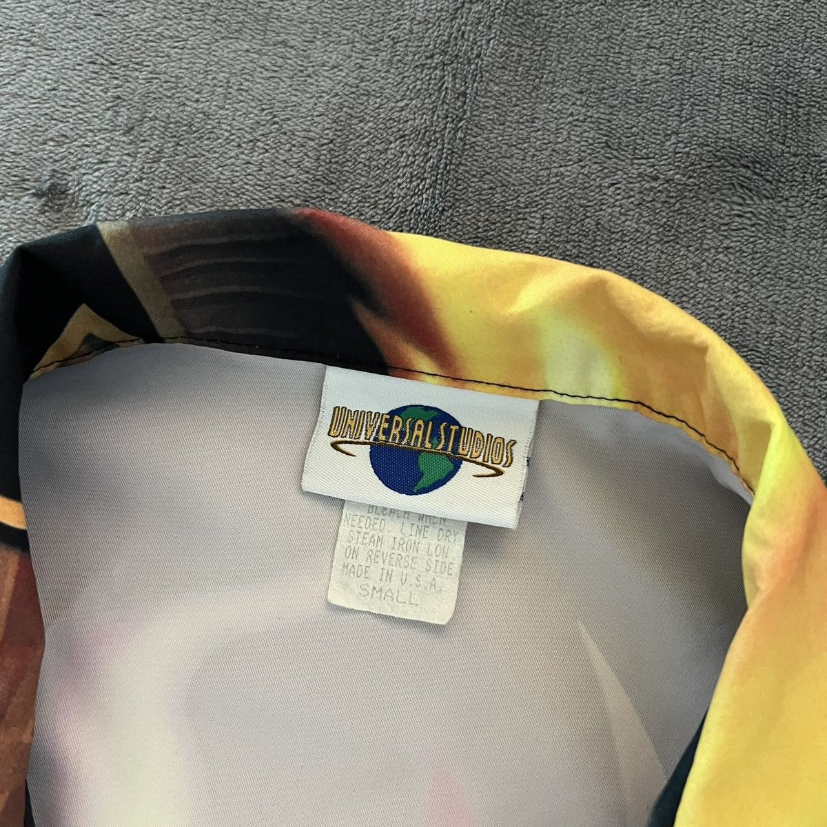 Universal Studios × Vintage Vintage 90’s Universal Studios Terminator Button-Up Shirt Size US S / EU 44-46 / 1 - 3 Thumbnail