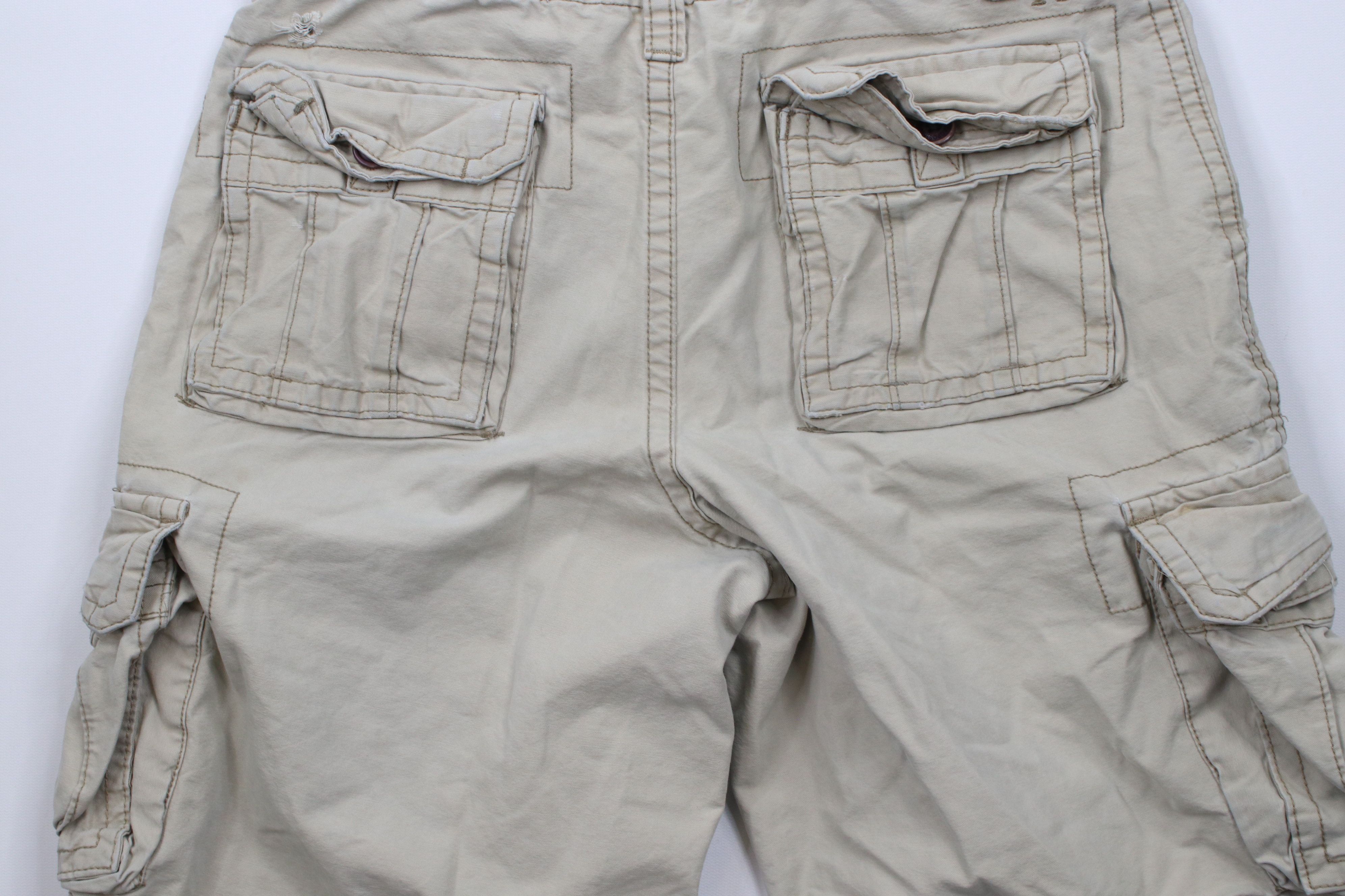 Aeropostale × Vintage Vintage Y2K Aeropostale Flower Heavyweight Cargo Shorts Size US 31 - 12 Thumbnail