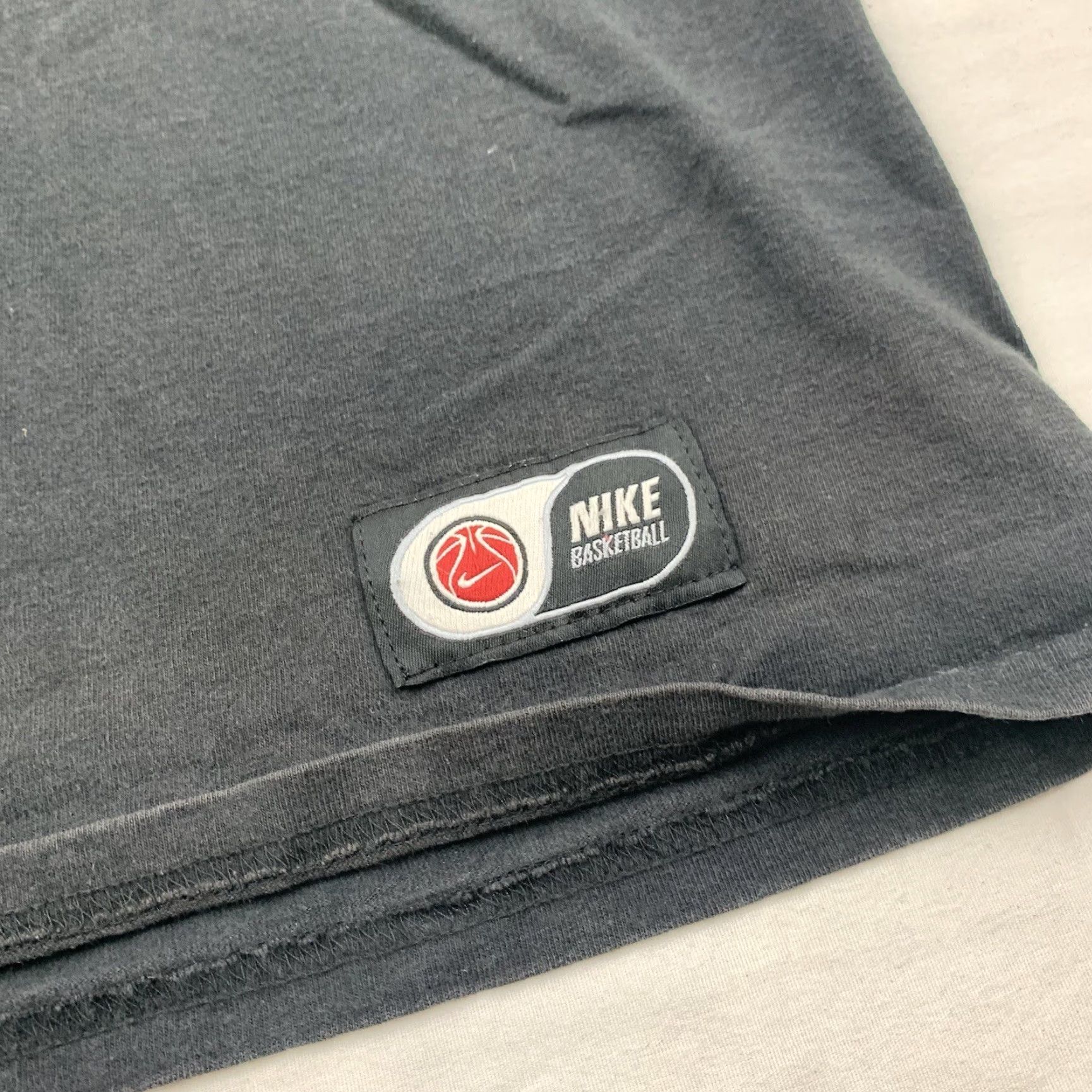 Nike VINTAGE Nike Tank Top Men XL Black 90s Sports Sleeveless T-Shirt Nike Tank Top Mens XL Black 90s Sports Size US XL / EU 56 / 4 - 4 Thumbnail