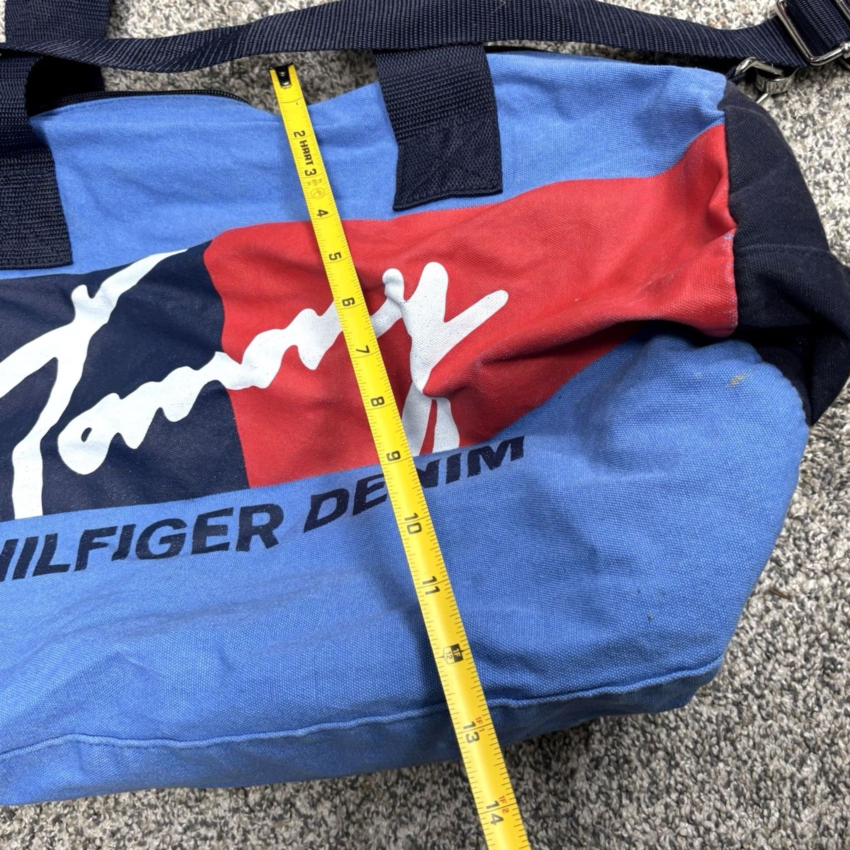 Tommy Hilfiger VINTAGE Tommy Hilfiger Duffel Bag Red Flag Logo Large Denim 90s Gym Travel Blue Canvas 1990s Mens Bag Size ONE SIZE - 4 Thumbnail