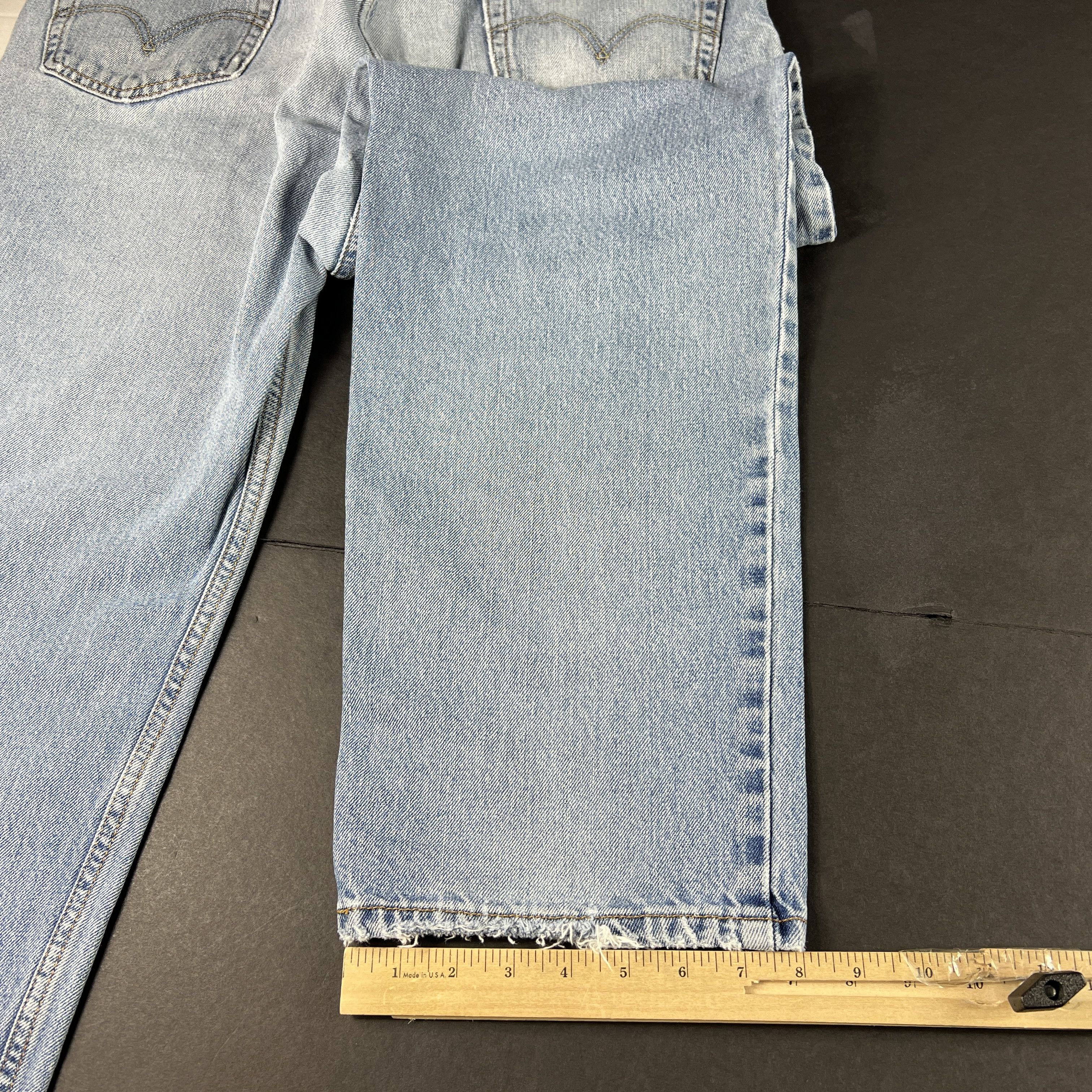 Y2K Levi's Jeans 550 Relaxed Blue Faded Thrashed Denim