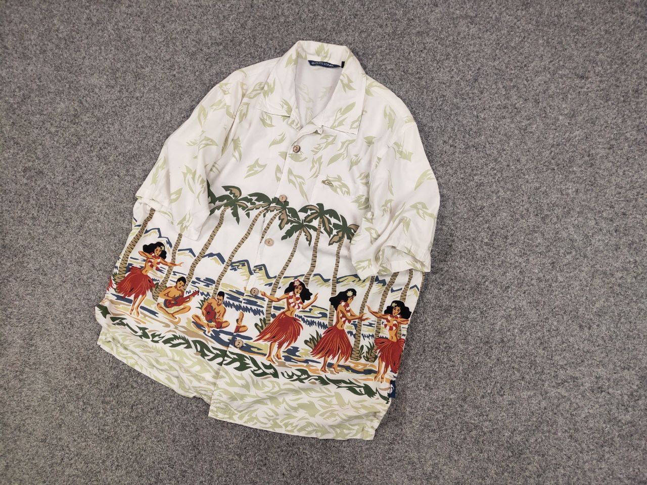 Quiksilver Vintage Quiksilver hawaiian Art Light Cotton Blend Shirt Size US M / EU 48-50 / 2 - 3 Thumbnail