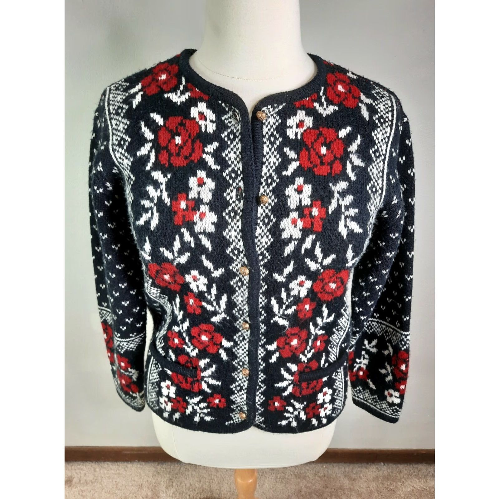 Vintage VINTAGE Crystal Kobe Women's Cardigan Sweater Black Floral Gold Buttons Long/S Sz L S8C Size L / US 10 / IT 46 - 3 Thumbnail